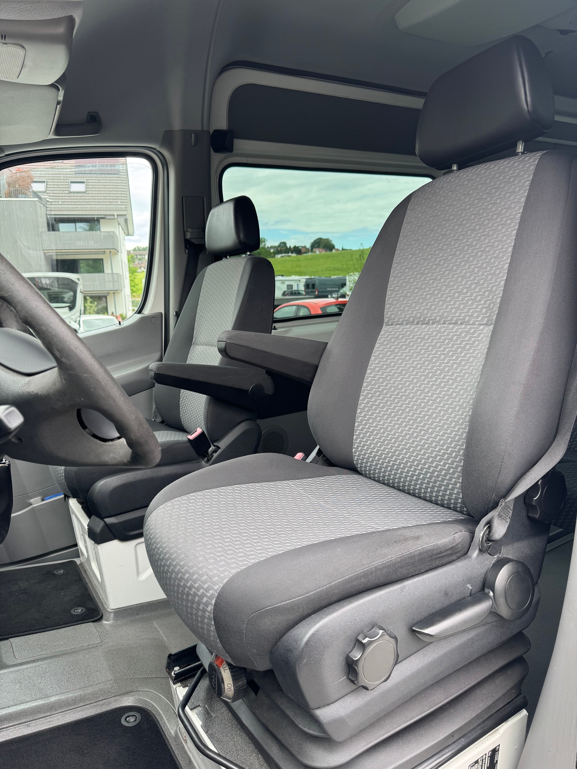 VW CRAFTER 35 2.0 BiTDI CR *14Plätzer*-image-10