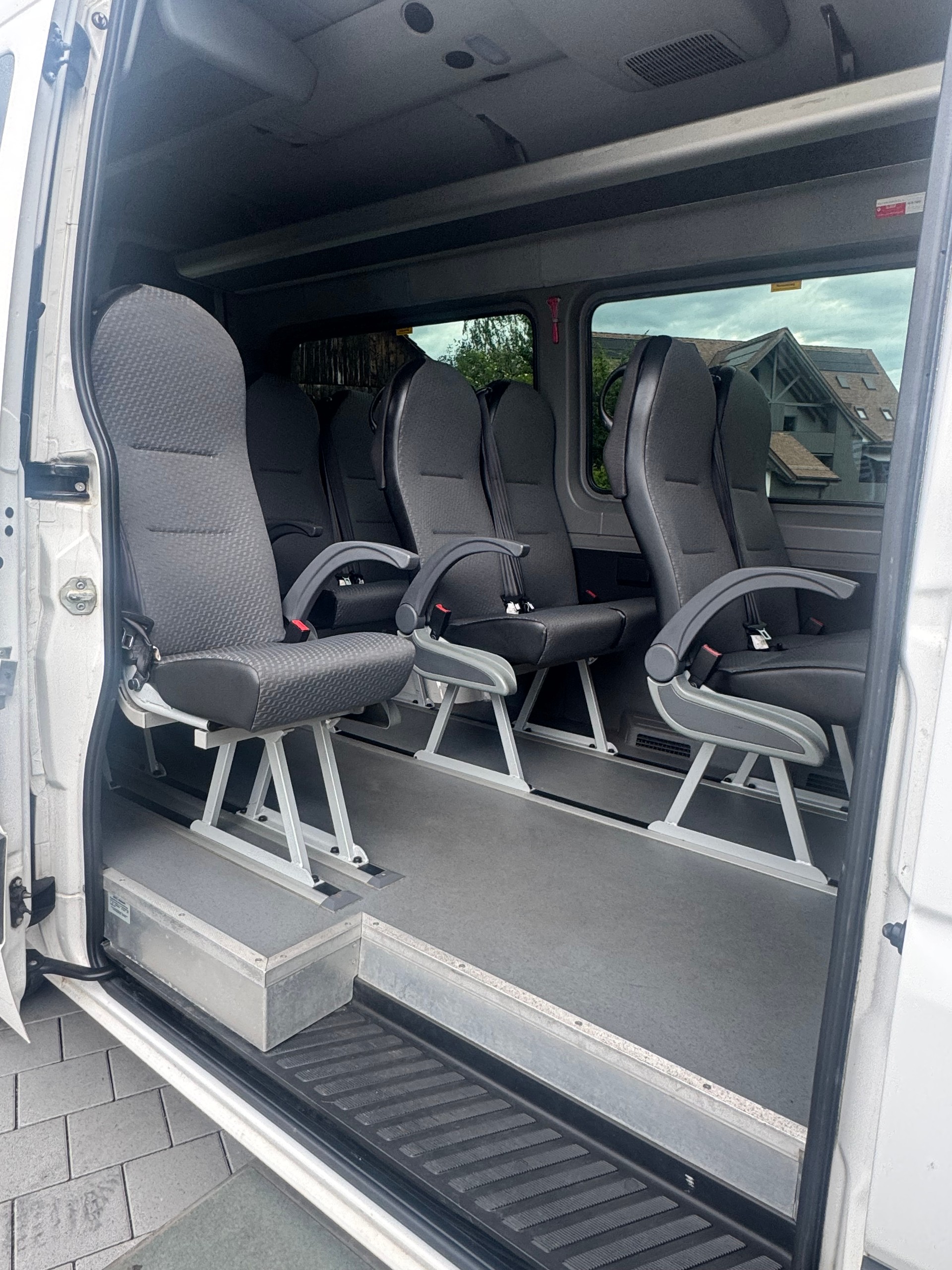 VW CRAFTER 35 2.0 BiTDI CR *14Plätzer*-image-12