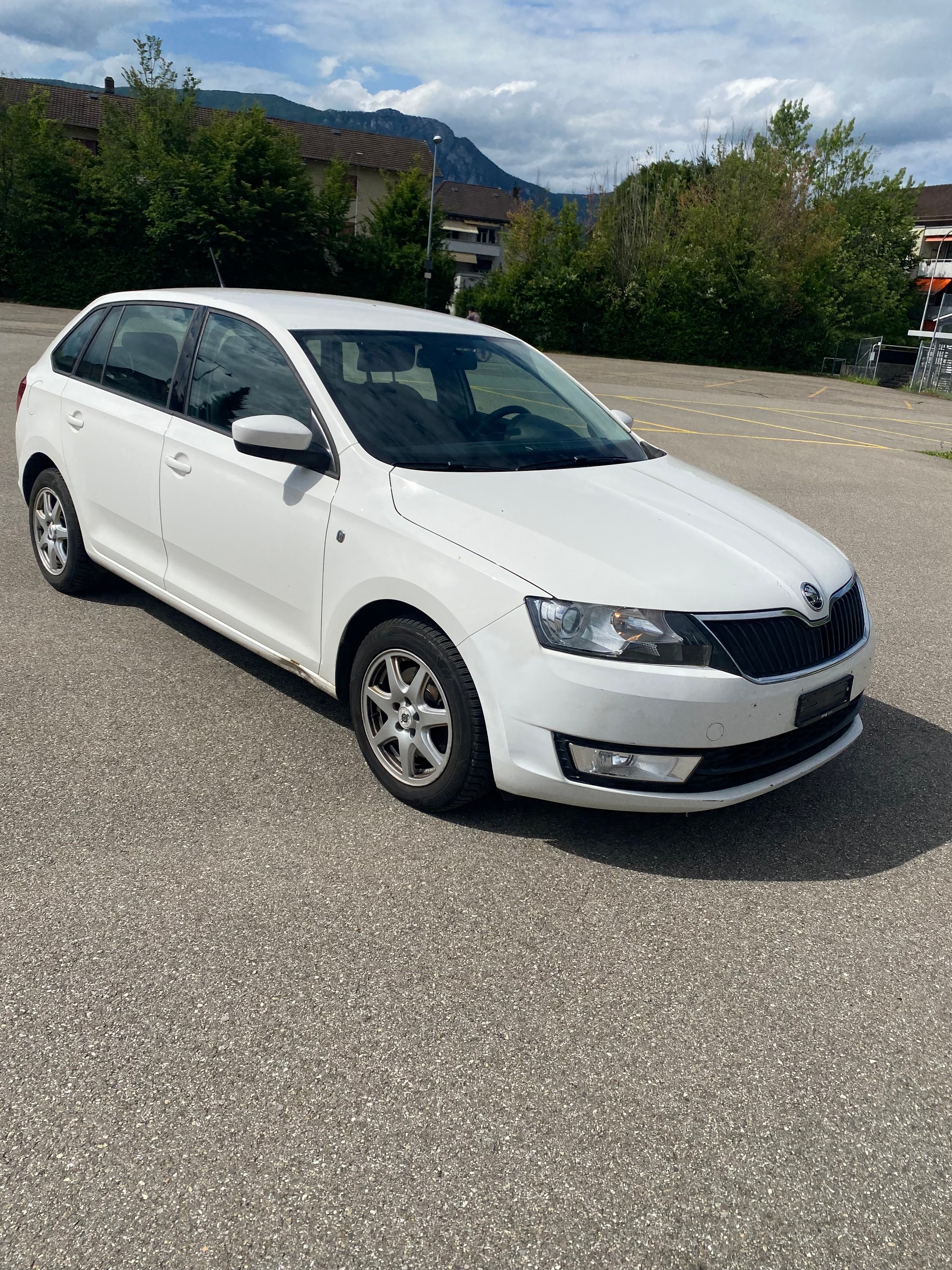 SKODA Rapid Spaceback 1.6 TDI Ambition-image-0