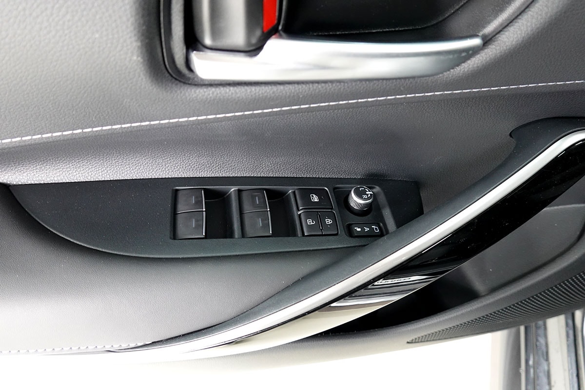 TOYOTA Corolla Touring Sports 2.0 HSD Premium e-CVT-image-17