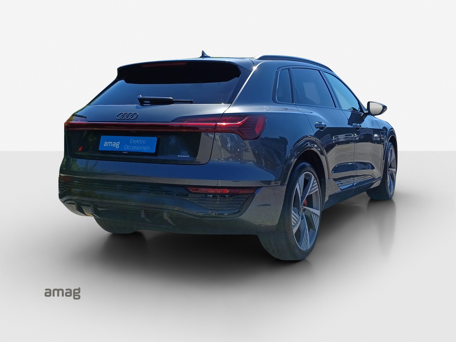 AUDI Q8 55 e-tron Black Edition quattro-image-5