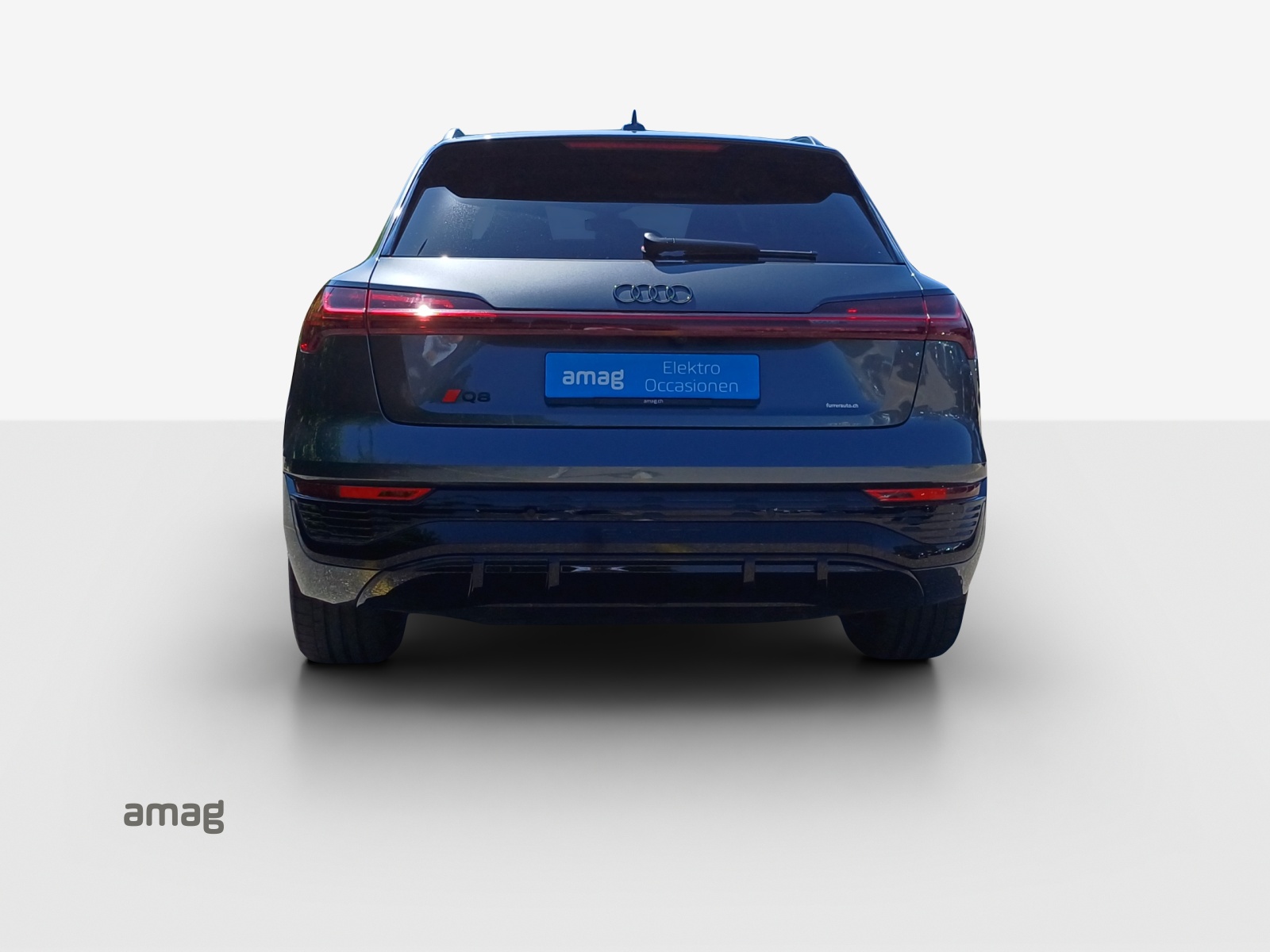 AUDI Q8 55 e-tron Black Edition quattro-image-4