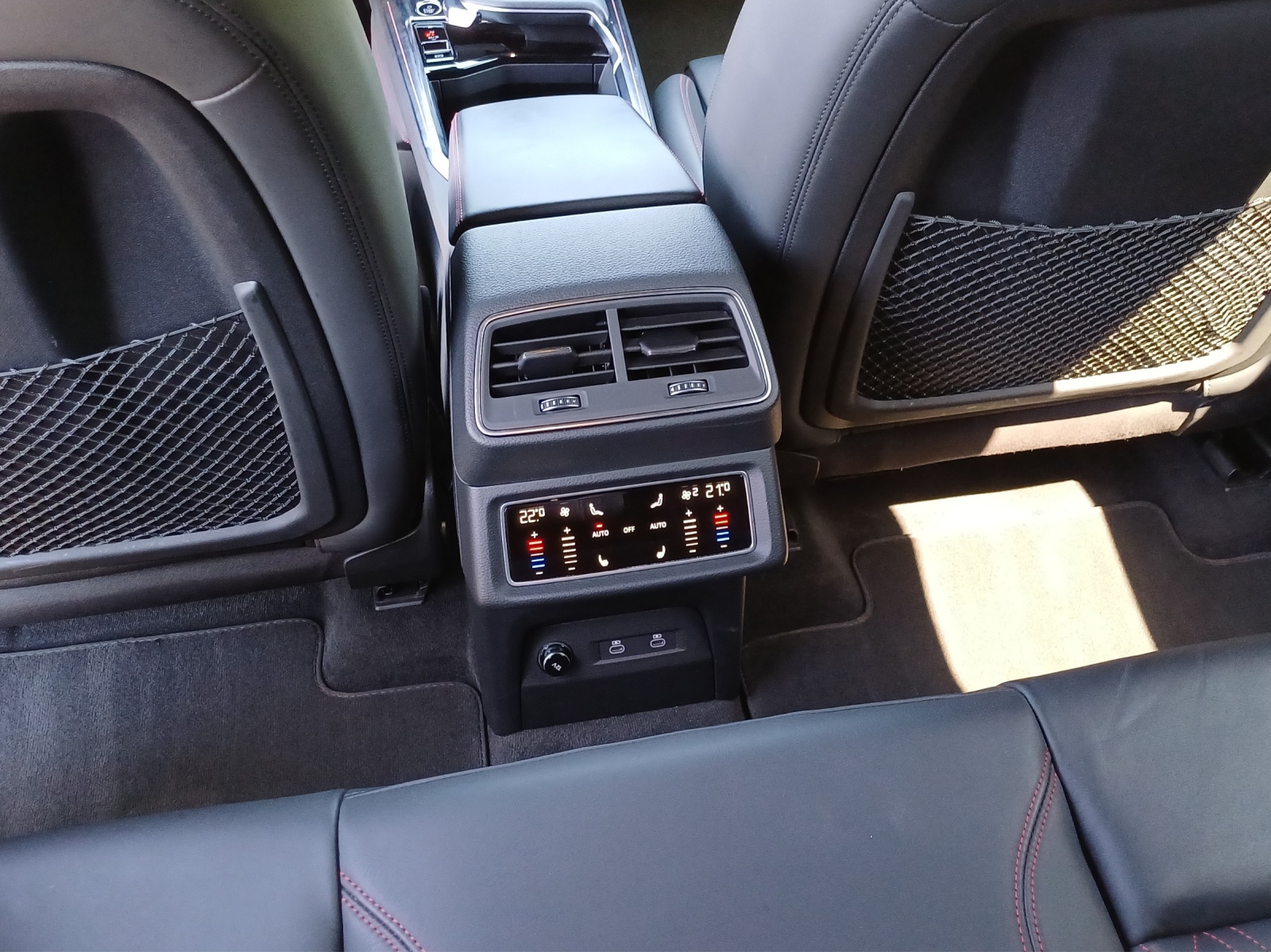 AUDI Q8 55 e-tron Black Edition quattro-image-11