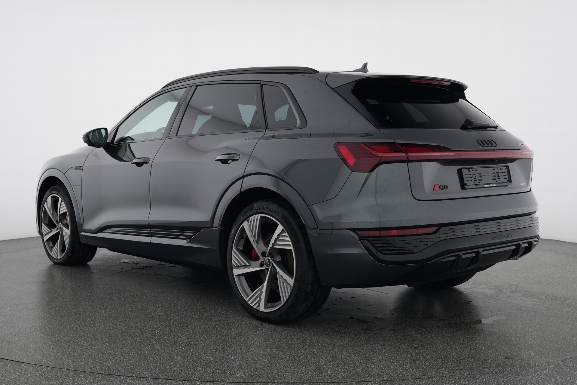 AUDI Q8 55 e-tron Black Edition quattro-image-3