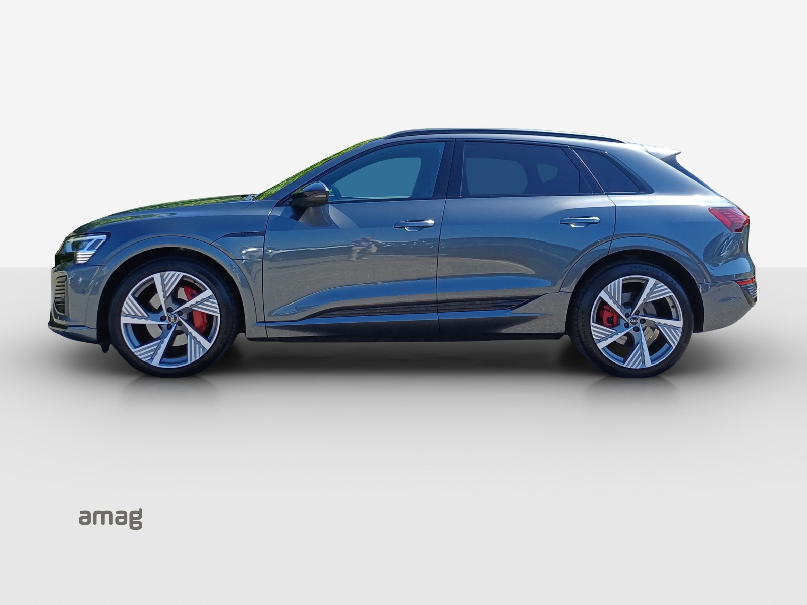 AUDI Q8 55 e-tron Black Edition quattro-image-1