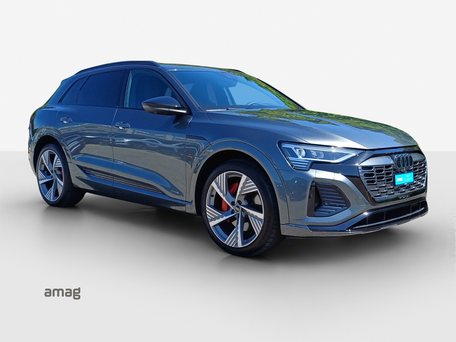 AUDI Q8 55 e-tron Black Edition quattro-image-6