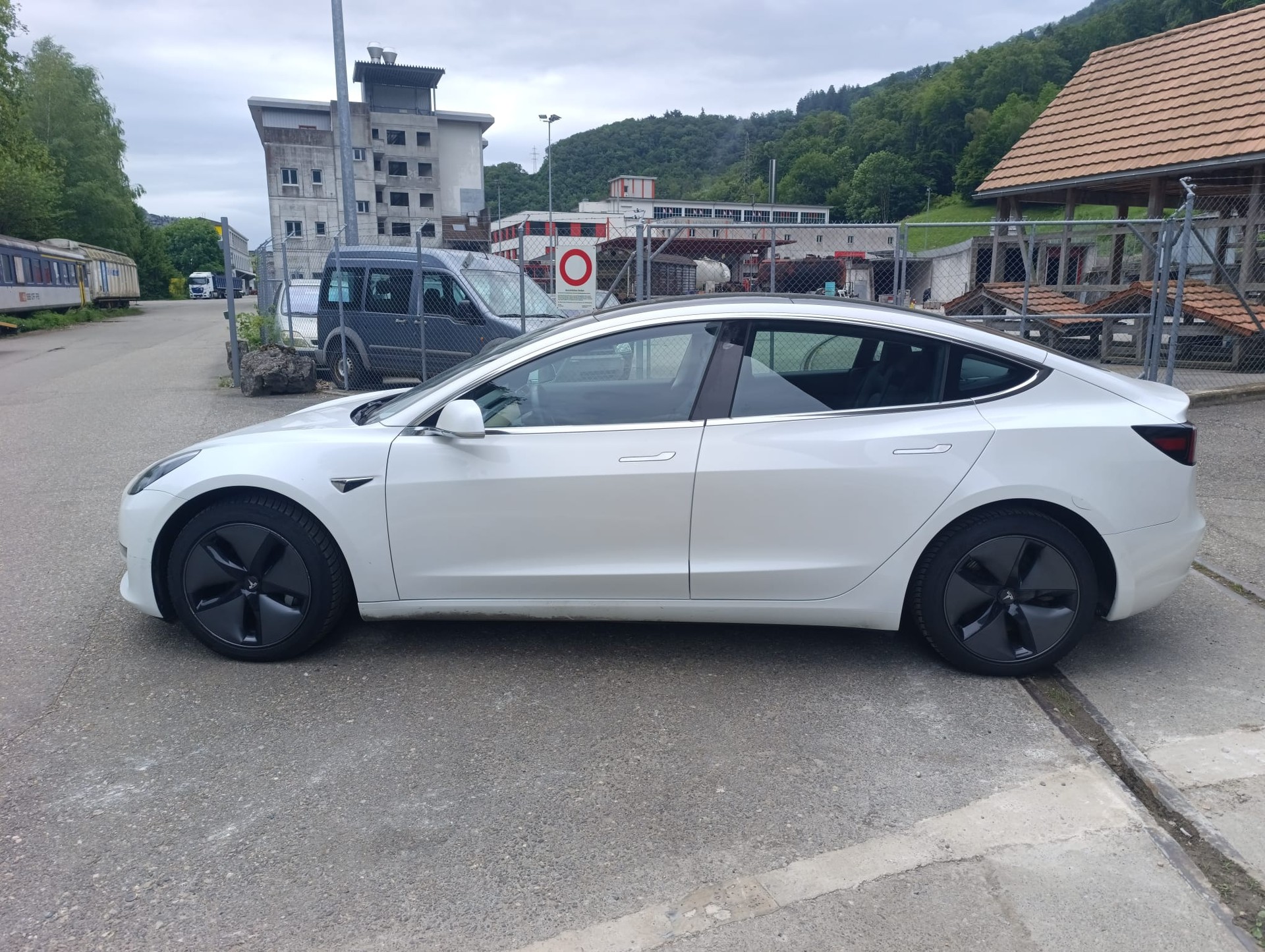 TESLA Model 3 Long Range Dual Motor AWD-image-4