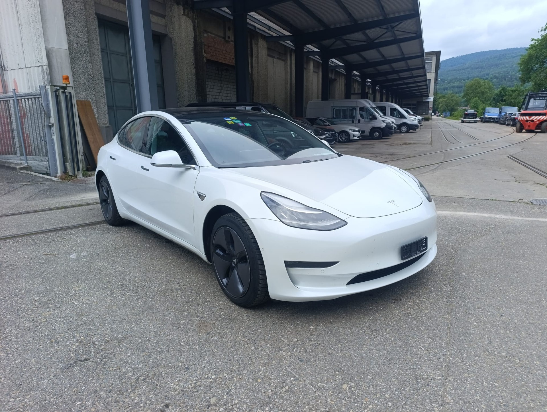 TESLA Model 3 Long Range Dual Motor AWD-image-1