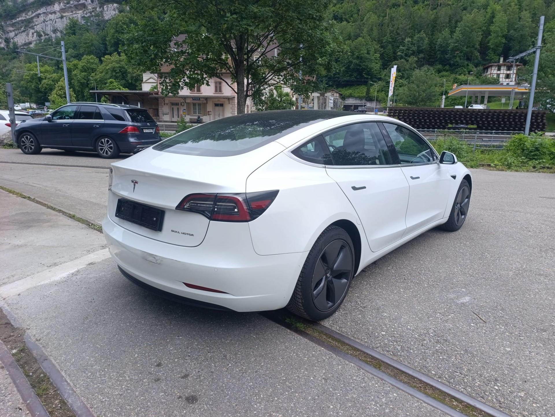 TESLA Model 3 Long Range Dual Motor AWD-image-2