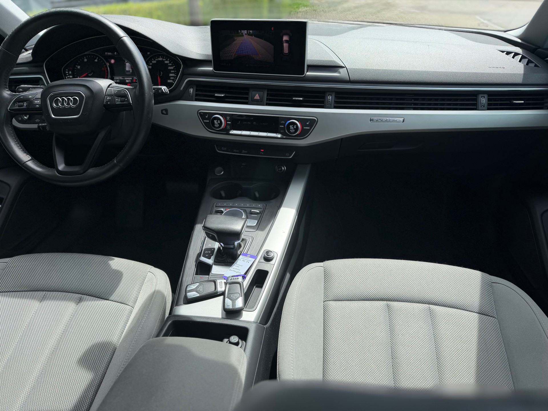 AUDI A4 Avant 40 TDI Design quattro S-tronic-image-11