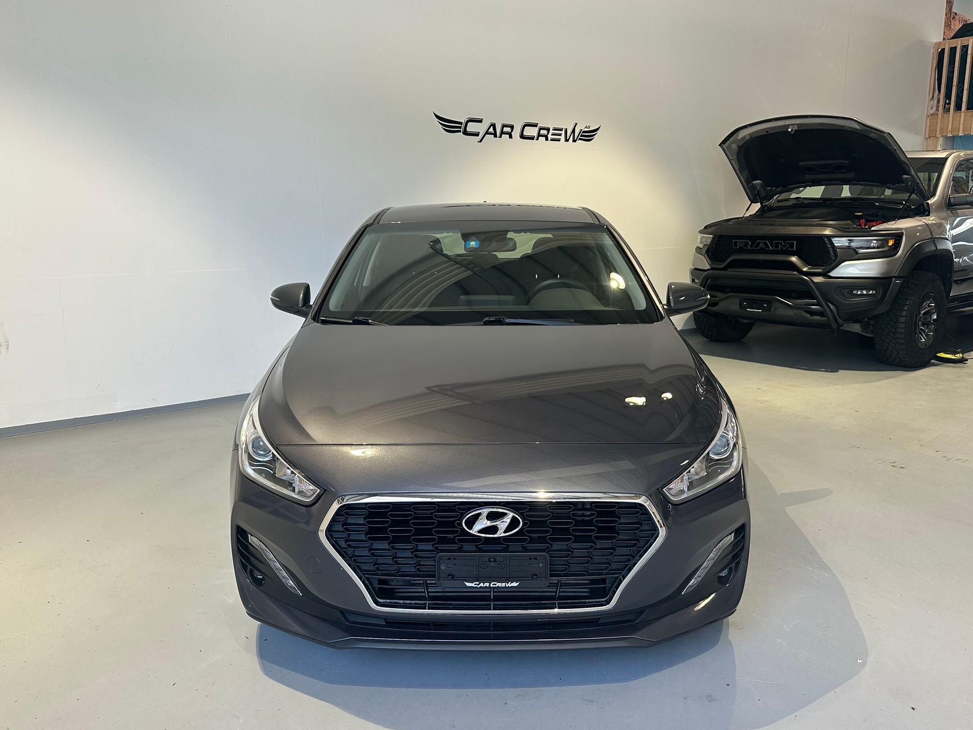 HYUNDAI i30 1.4 T-GDI Amplia DCT-image-1