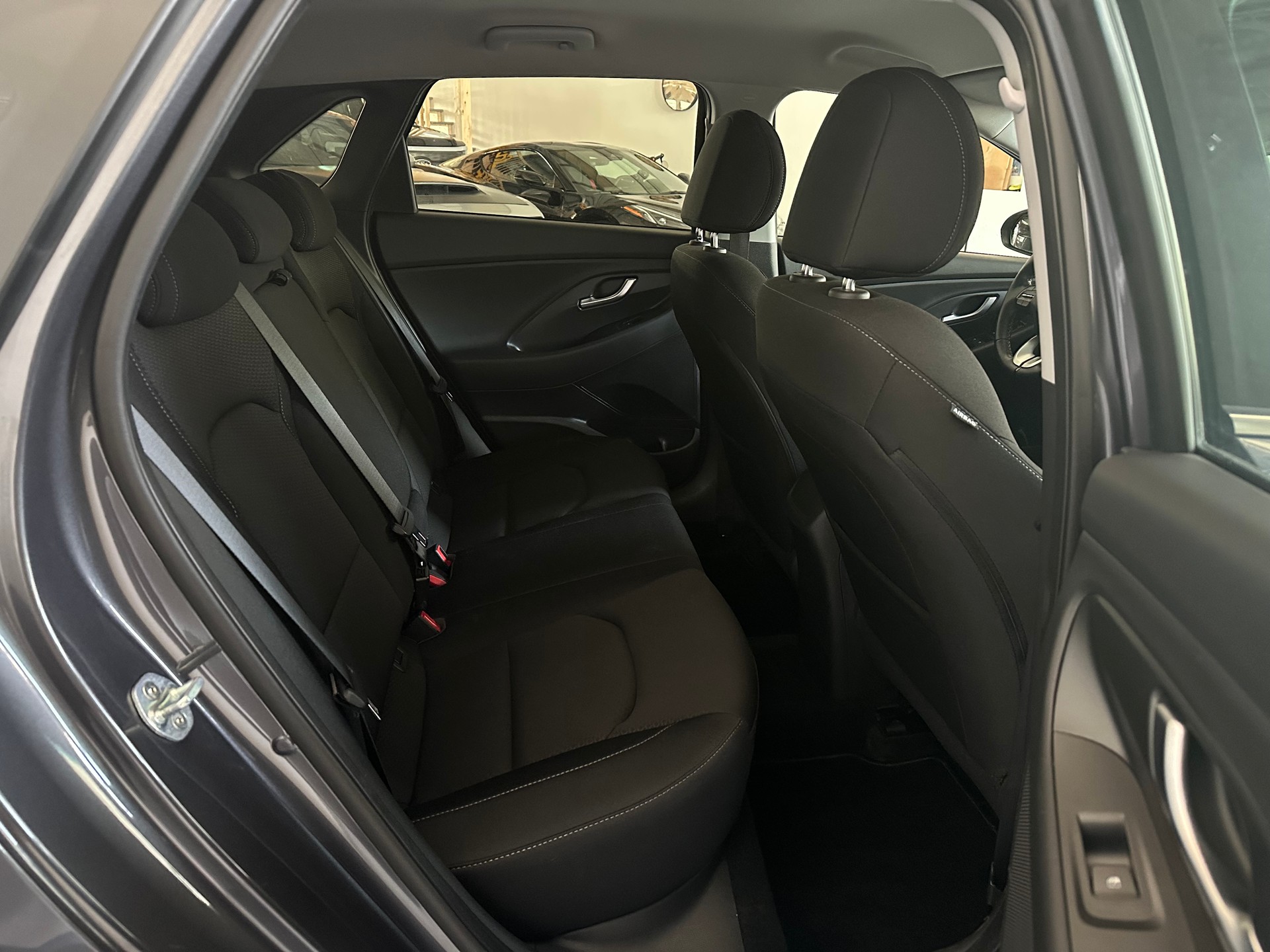 HYUNDAI i30 1.4 T-GDI Amplia DCT-image-5