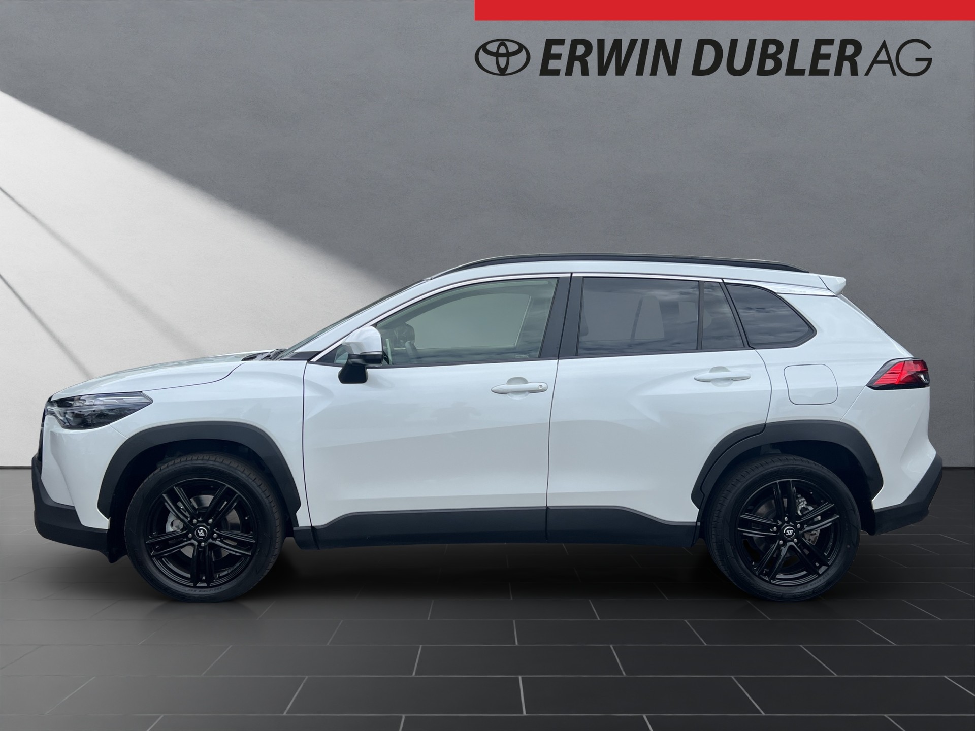TOYOTA Corolla Cross 2.0 HSD Trend AWD-i-showroom-element-1