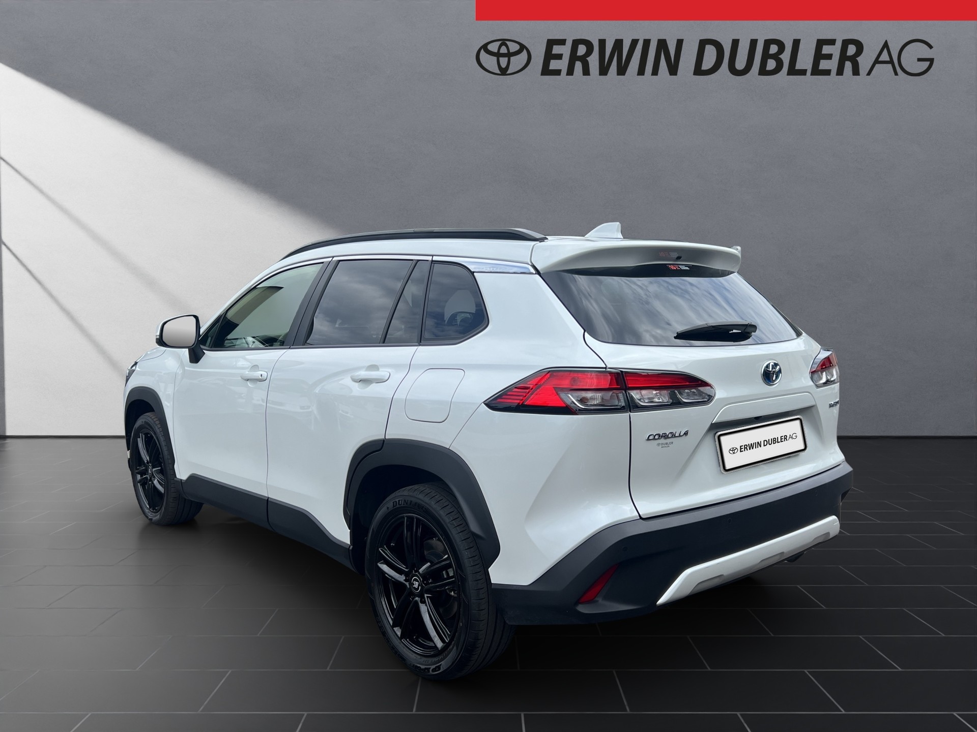 TOYOTA Corolla Cross 2.0 HSD Trend AWD-i-showroom-element-2