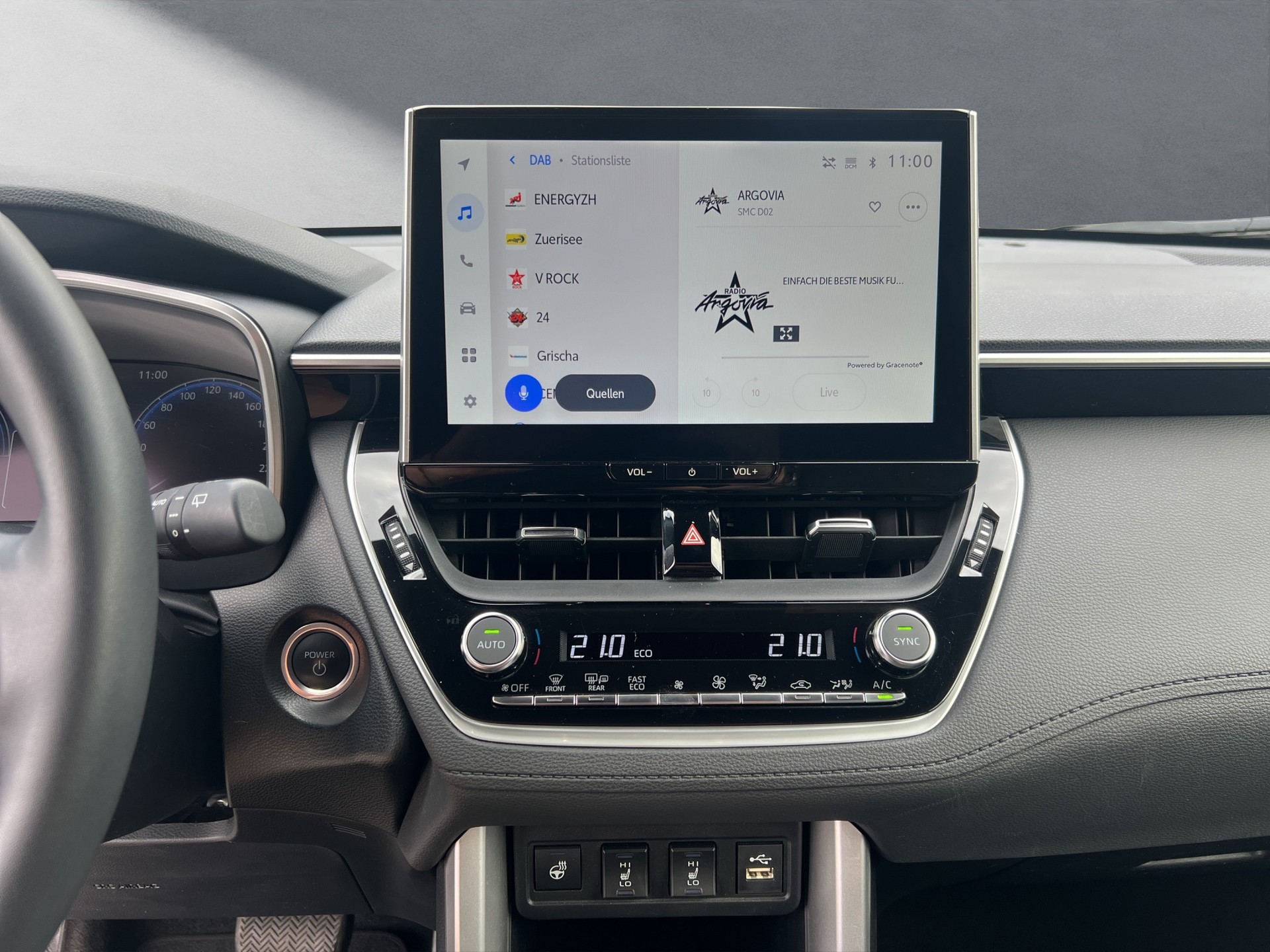 TOYOTA Corolla Cross 2.0 HSD Trend AWD-i-image-6