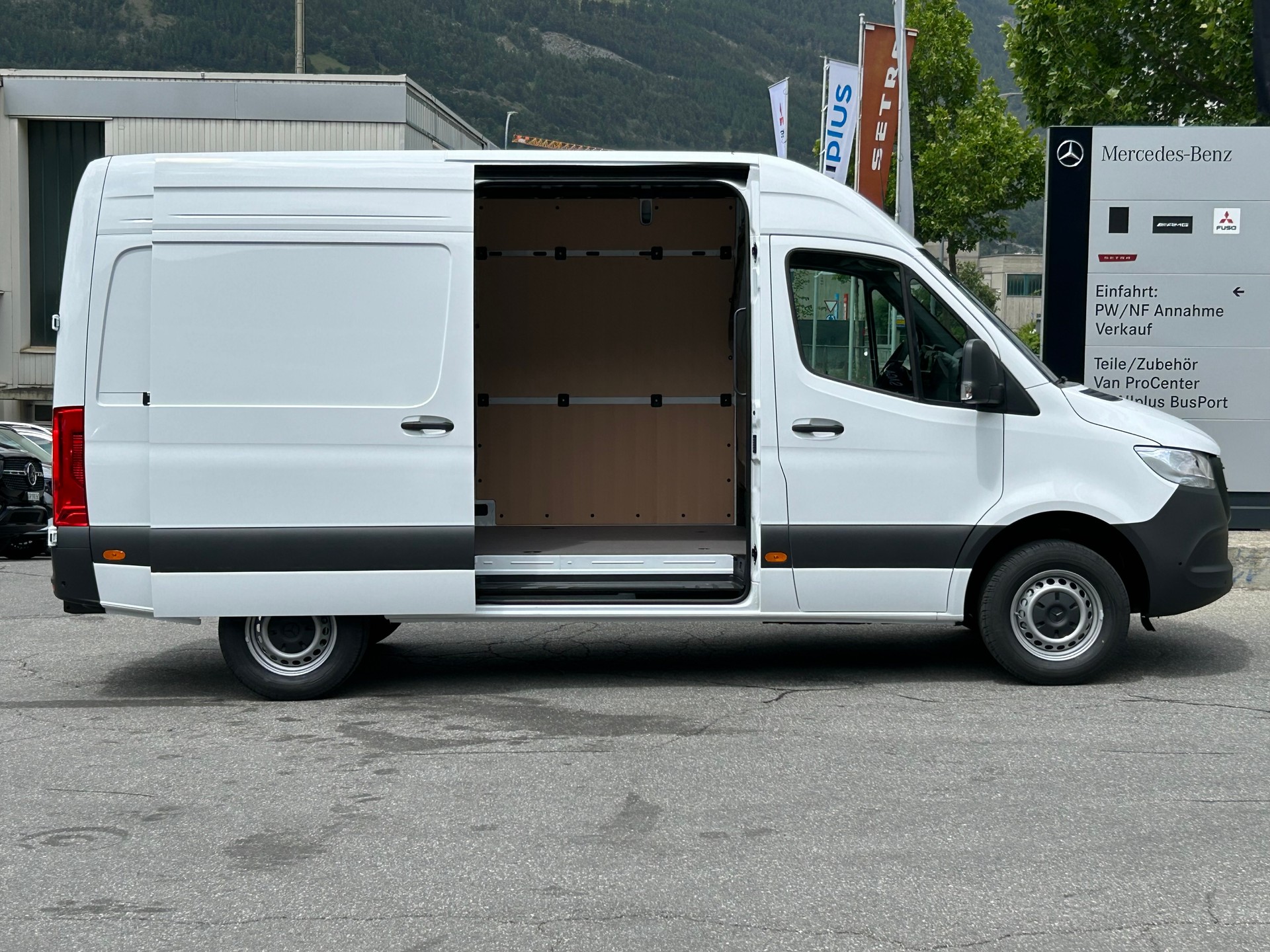 MERCEDES-BENZ Sprinter 317 CDI PRO KA Standard-image-9