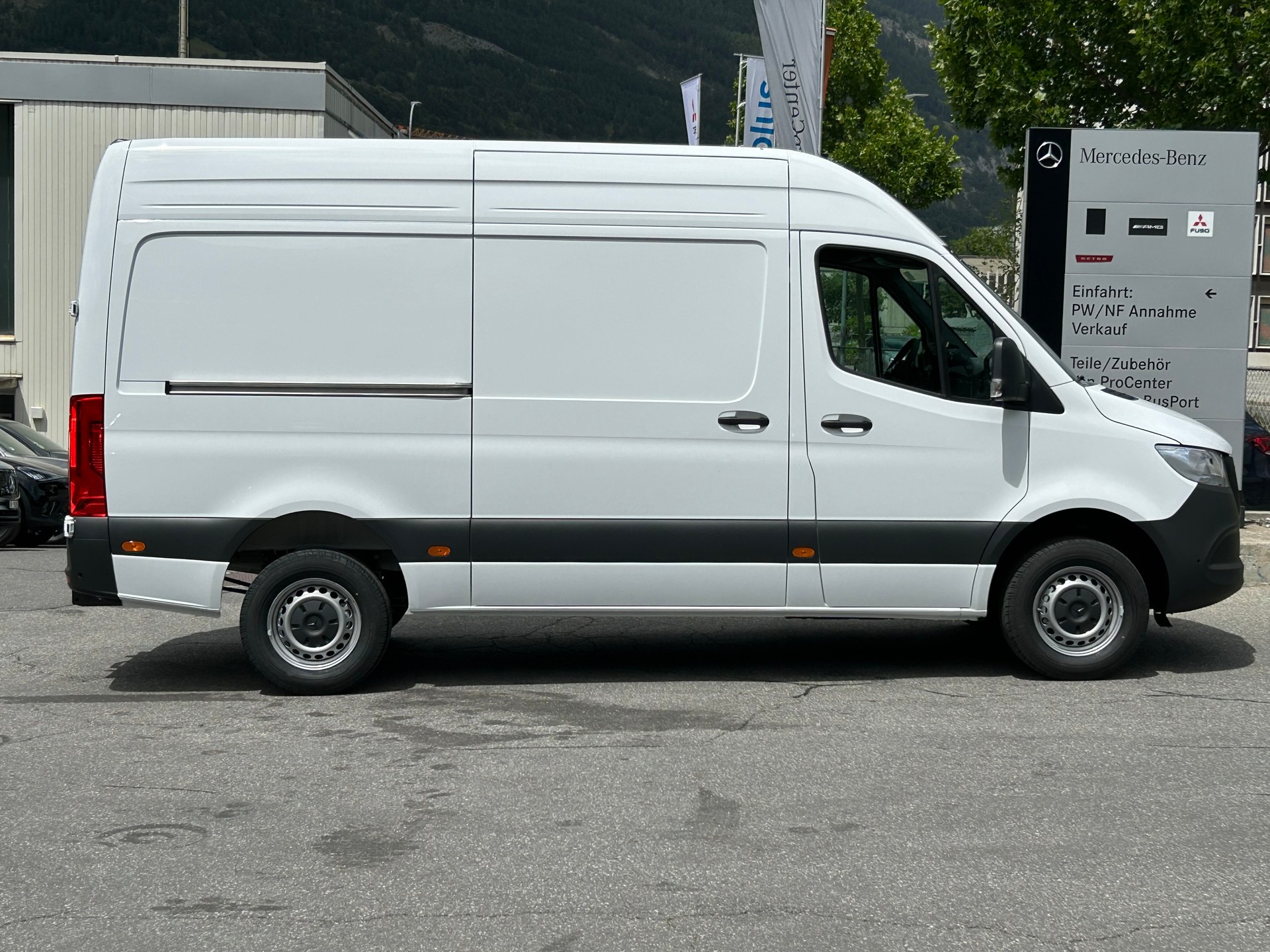 MERCEDES-BENZ Sprinter 317 CDI PRO KA Standard-image-8