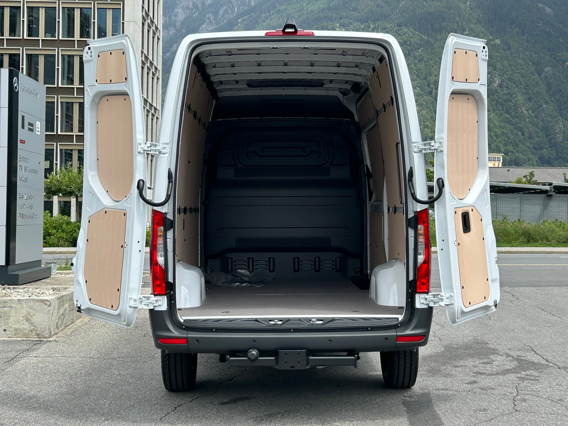 MERCEDES-BENZ Sprinter 317 CDI PRO KA Standard-image-6