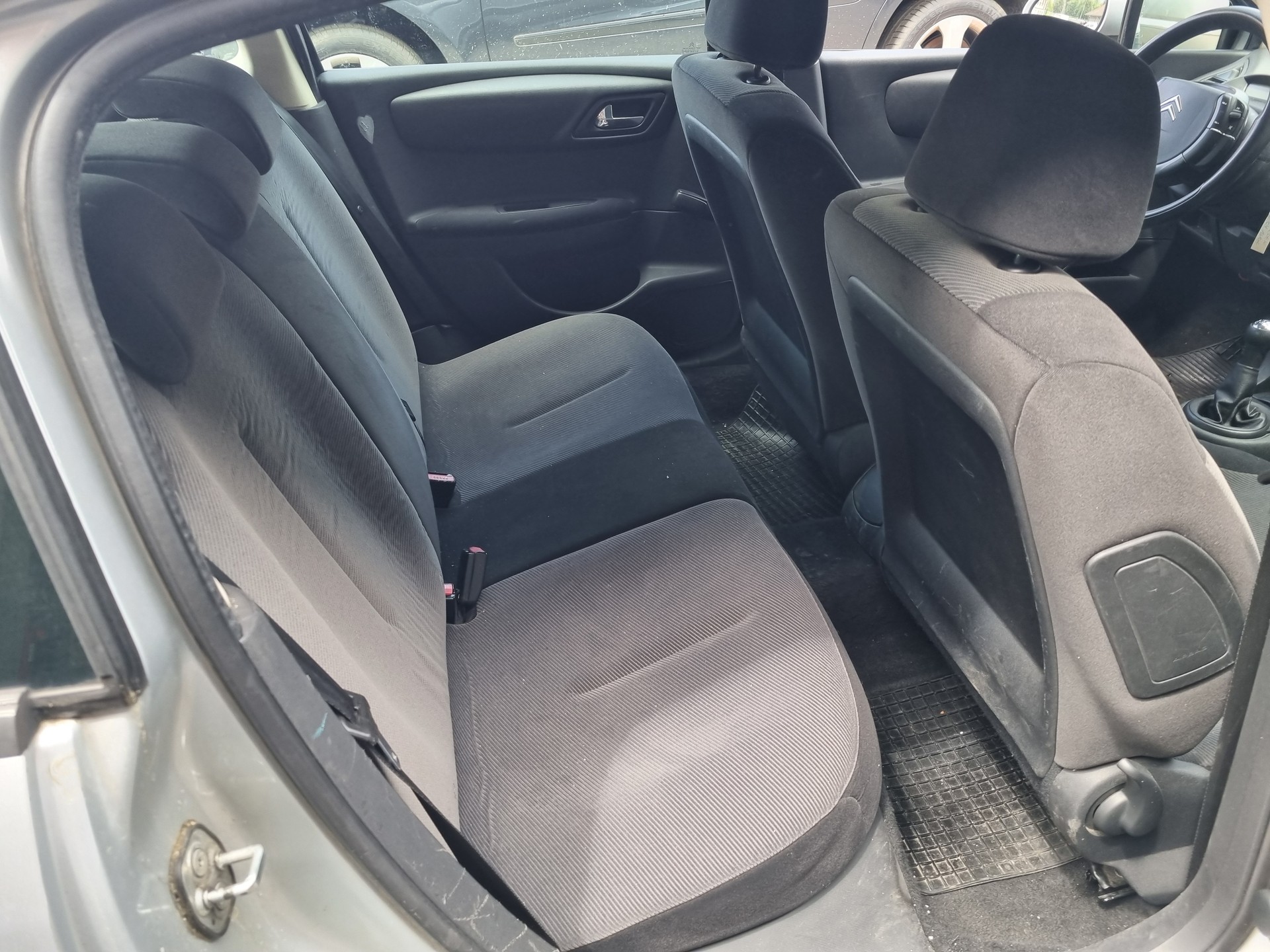 CITROEN C4 Berline 1.6i 16V SX-image-5
