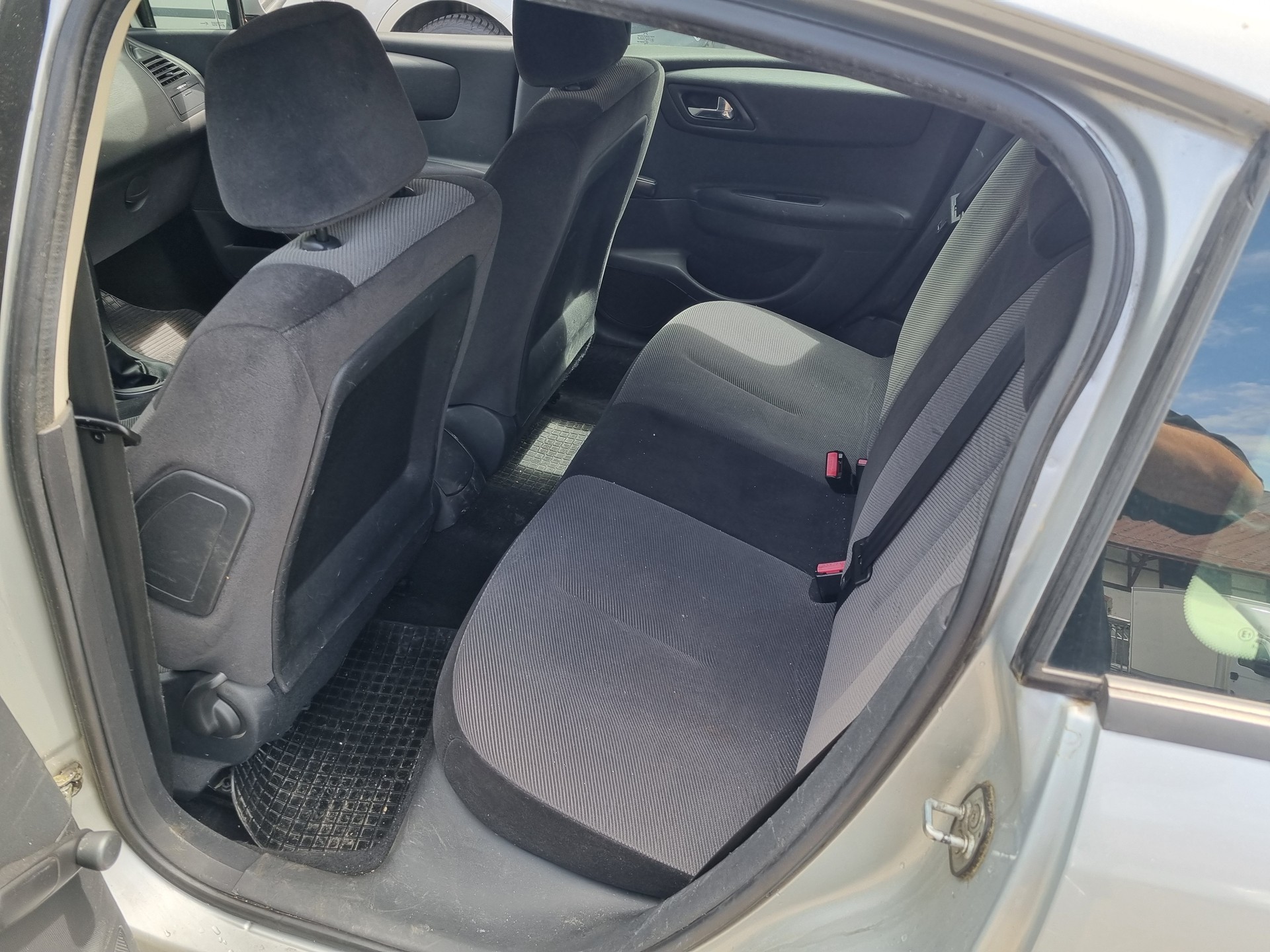 CITROEN C4 Berline 1.6i 16V SX-image-7