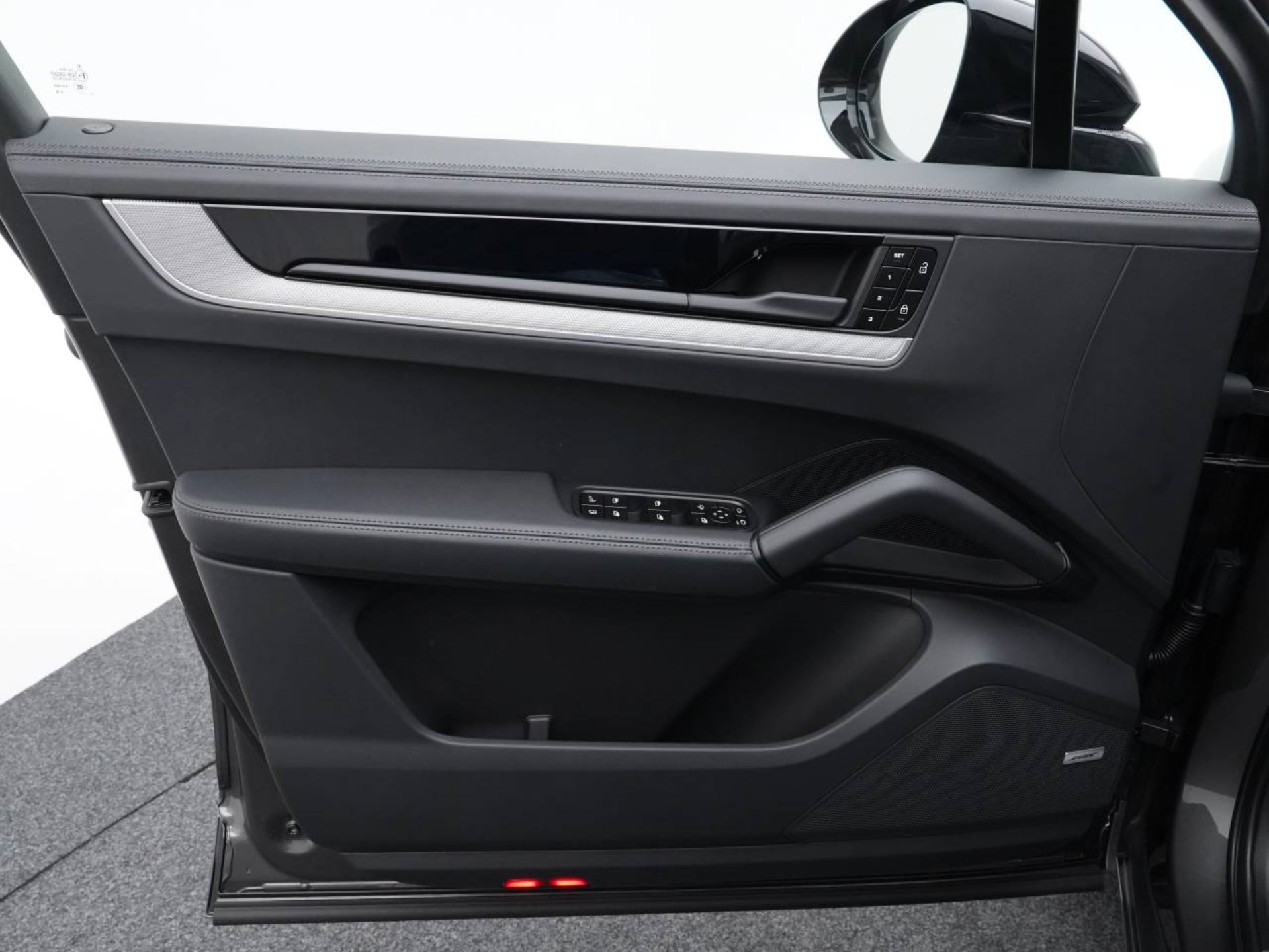 PORSCHE Cayenne S E-Hybrid-image-20