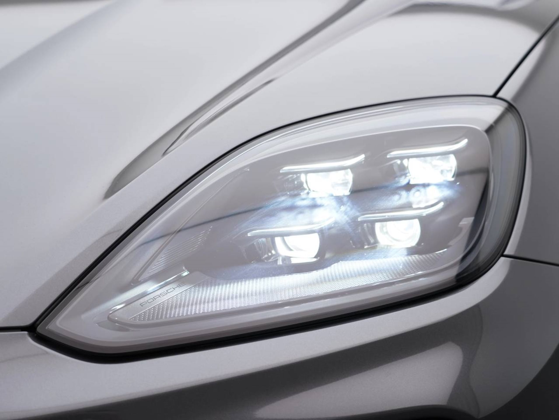 PORSCHE Cayenne S E-Hybrid-image-12