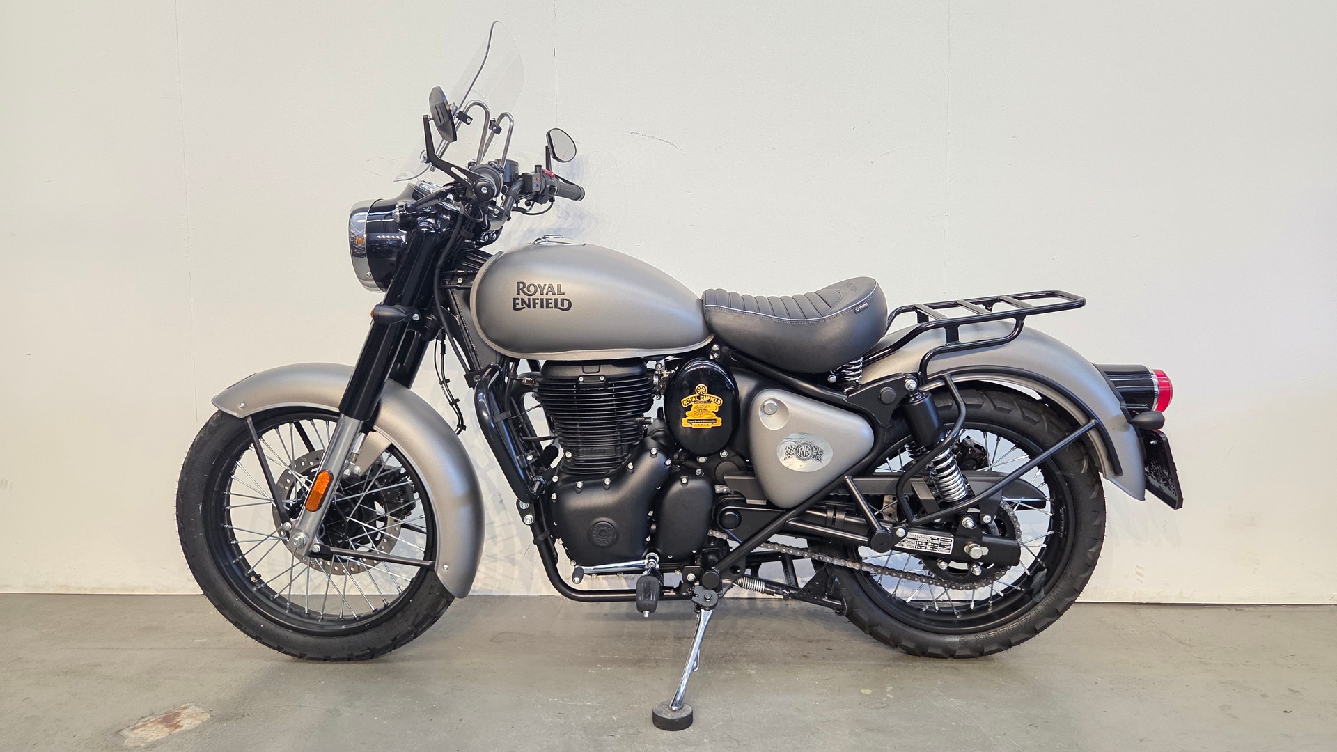 ROYAL ENFIELD Classic 350 Dark-showroom-element-1