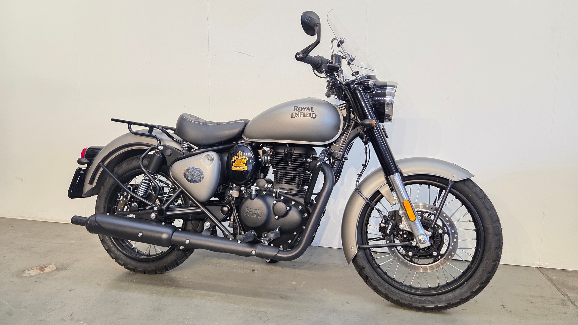 ROYAL ENFIELD Classic 350 Dark-showroom-element-2