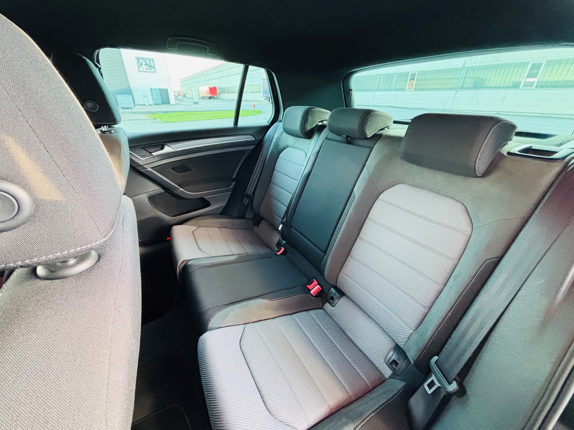 VW Golf 1.4 TSI Lounge RLine-image-10