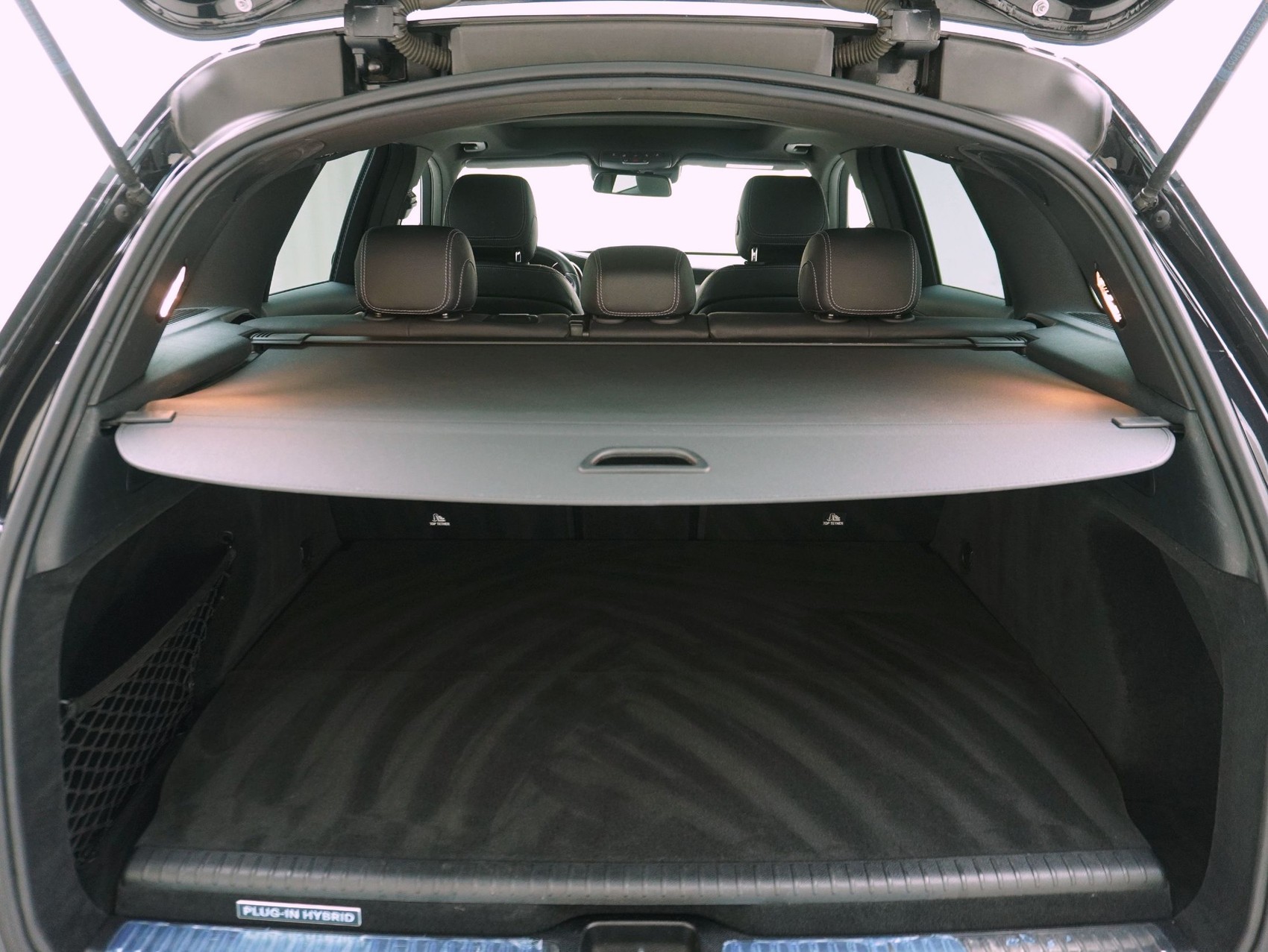 MERCEDES-BENZ GLC-Klasse GLC 350 e AMG Line 4matic-image-21