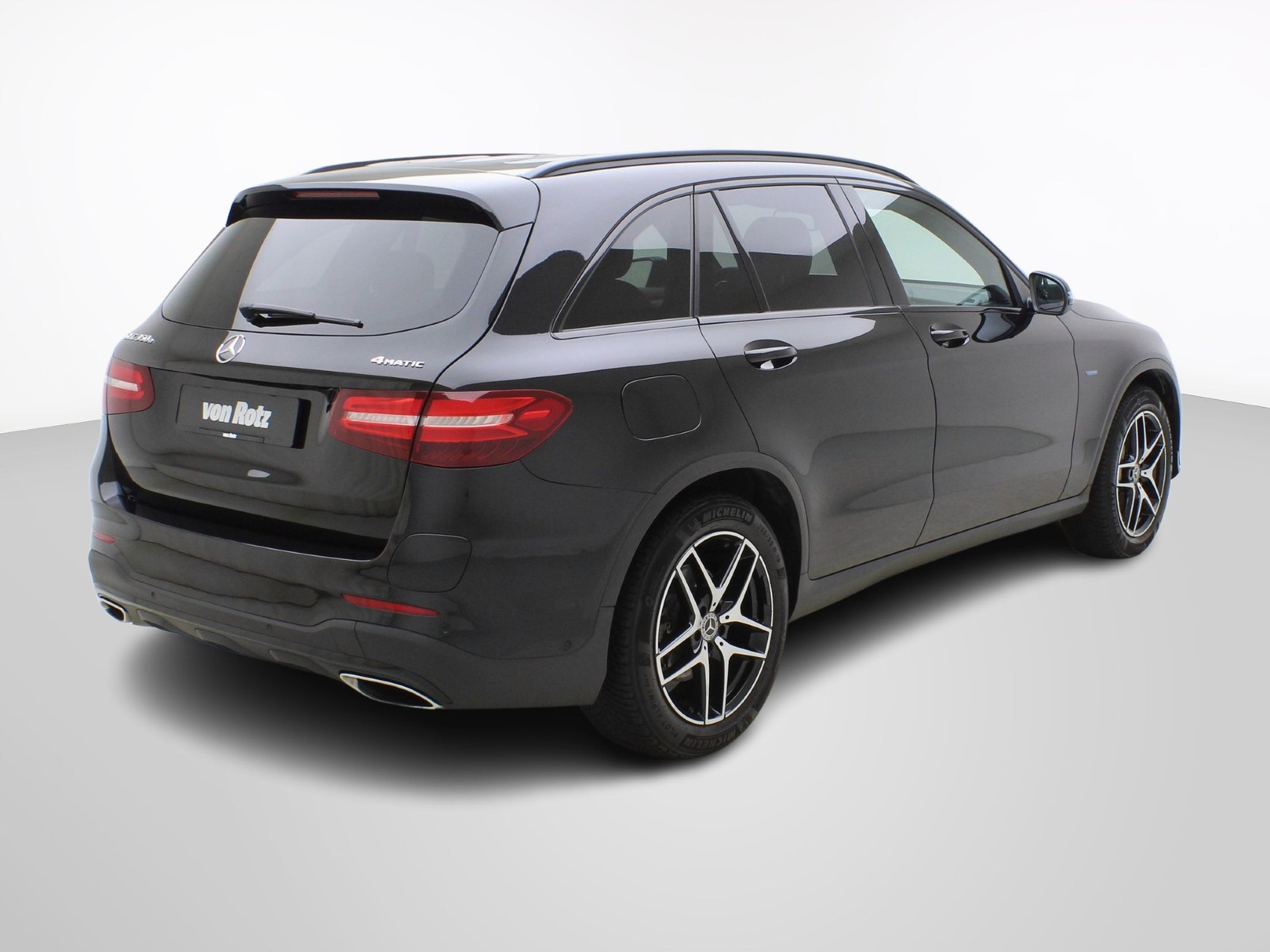 MERCEDES-BENZ GLC-Klasse GLC 350 e AMG Line 4matic-image-3