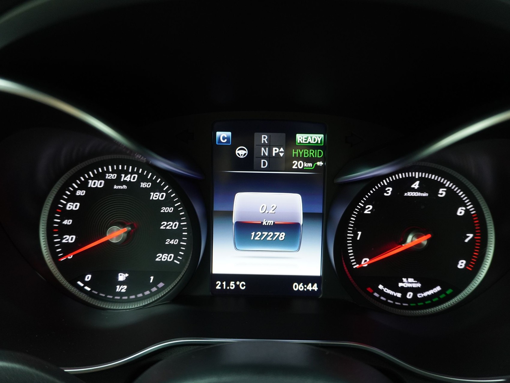 MERCEDES-BENZ GLC-Klasse GLC 350 e AMG Line 4matic-image-14