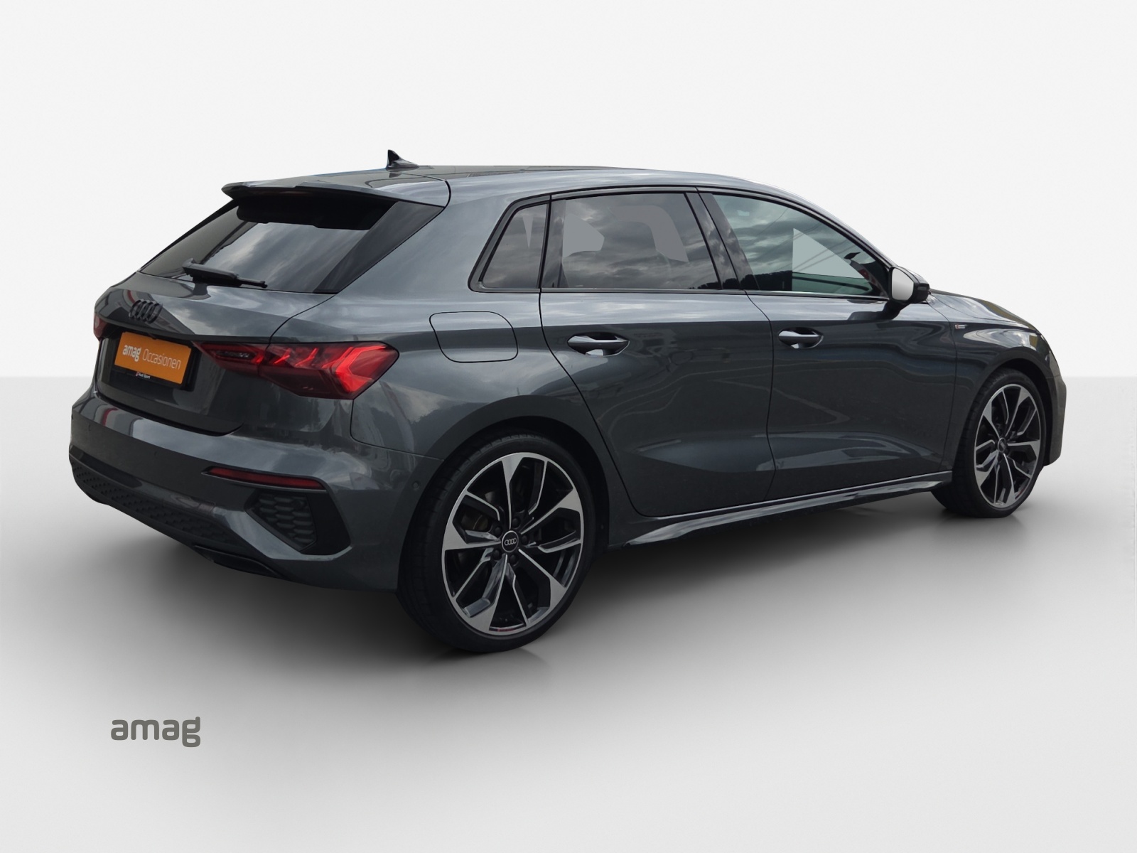 AUDI A3 Sportback 35 TFSI S line Attraction S-tronic-image-4