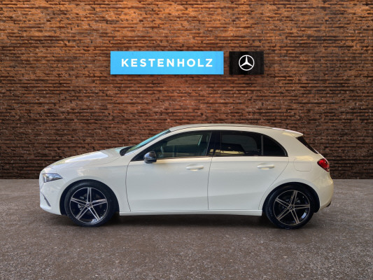 MERCEDES-BENZ A 180 Night Star-showroom-element-3