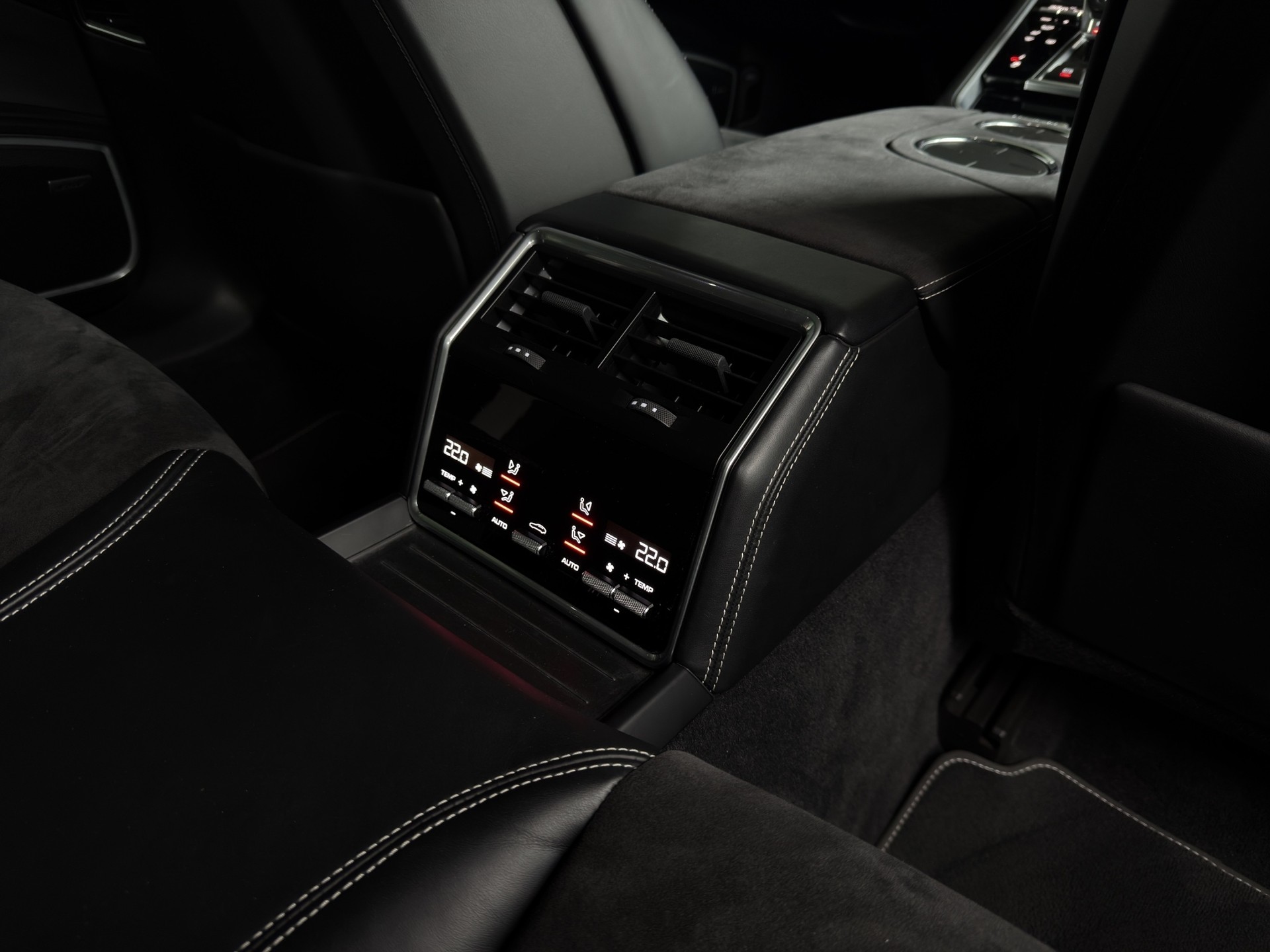 PORSCHE Panamera GTS Sport Turismo PDK-image-16