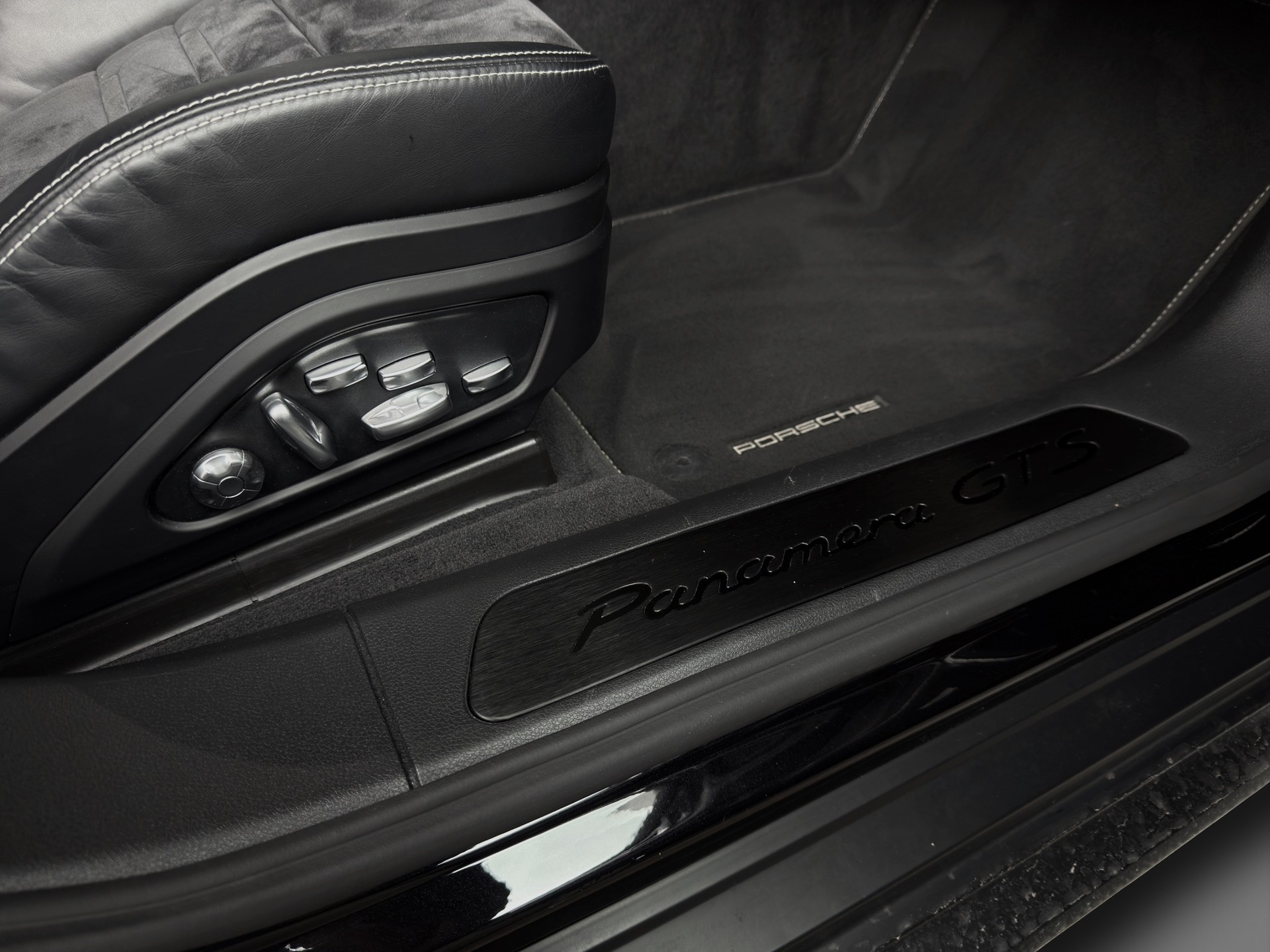 PORSCHE Panamera GTS Sport Turismo PDK-image-19