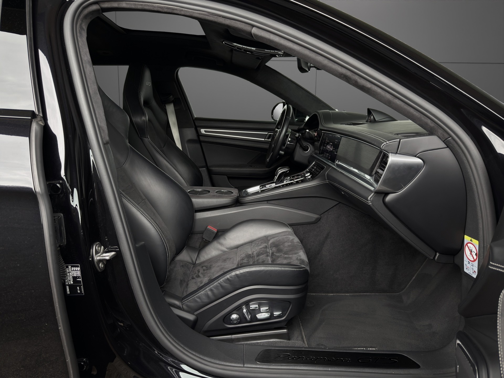 PORSCHE Panamera GTS Sport Turismo PDK-image-9