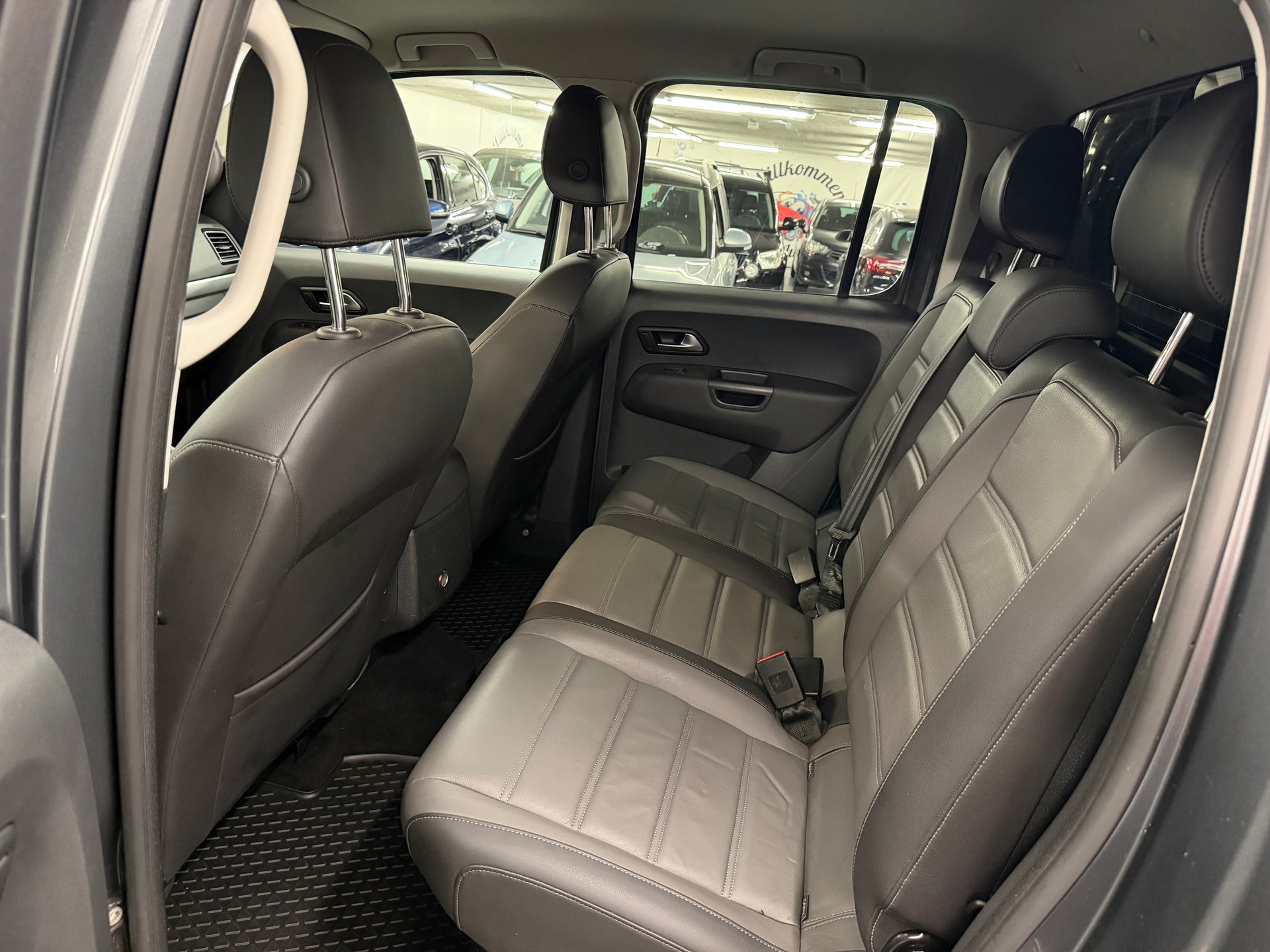 VW Amarok 3.0TDI Highline 4Motion Automatic-image-10