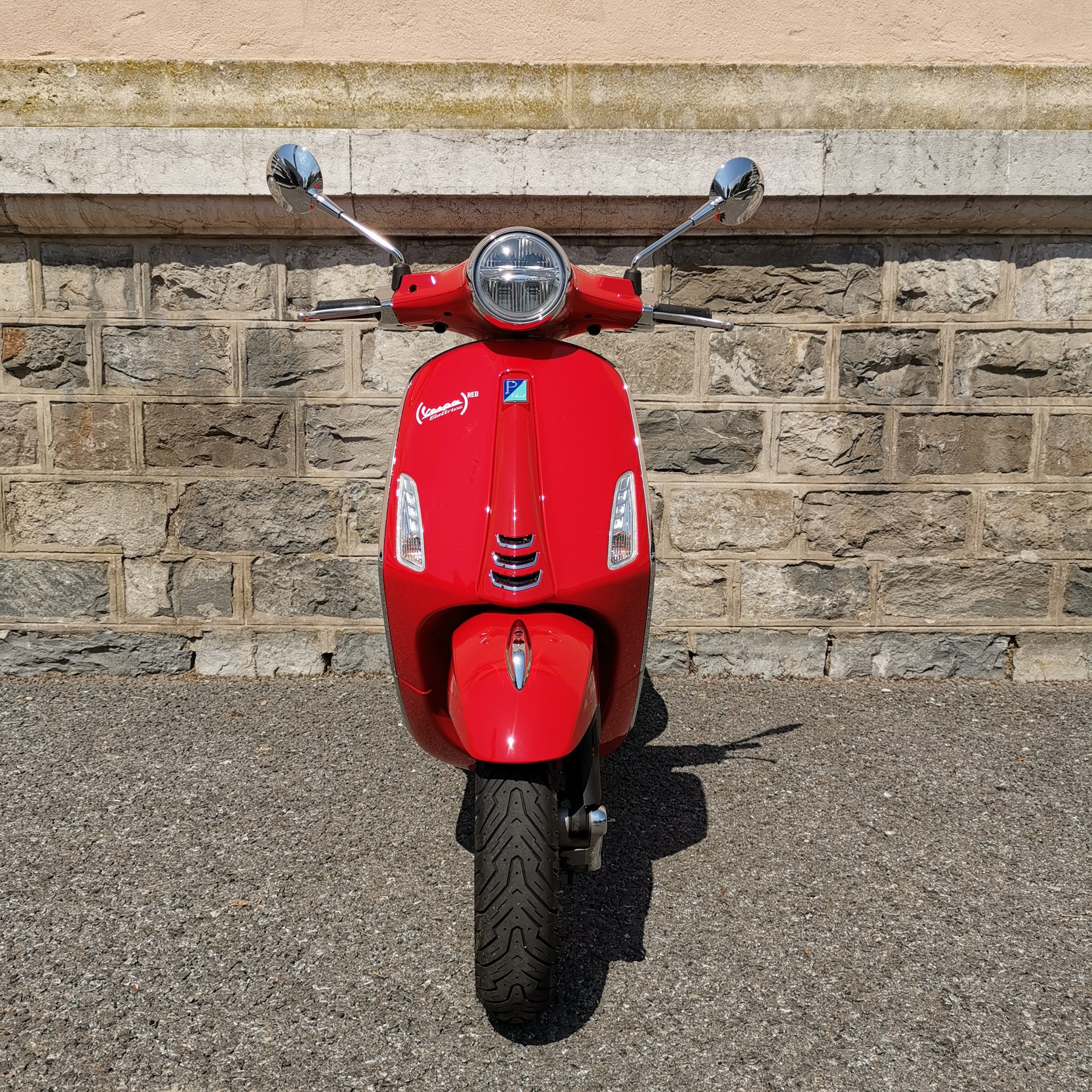 PIAGGIO Vespa Primavera Elettrica E5+ 70km/h-showroom-element-1