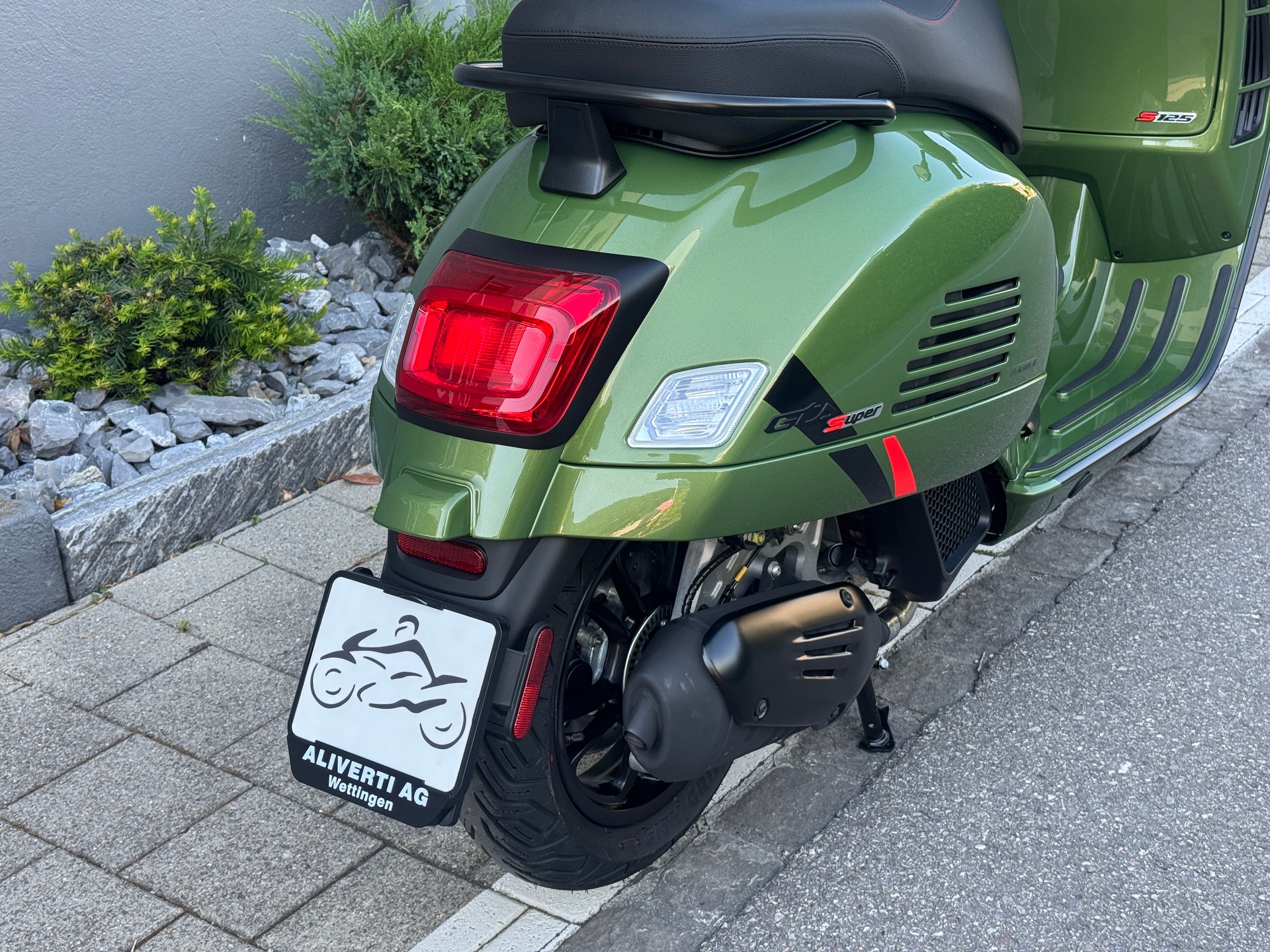 PIAGGIO Vespa GTS 125 Super RST Euro 5+-image-14