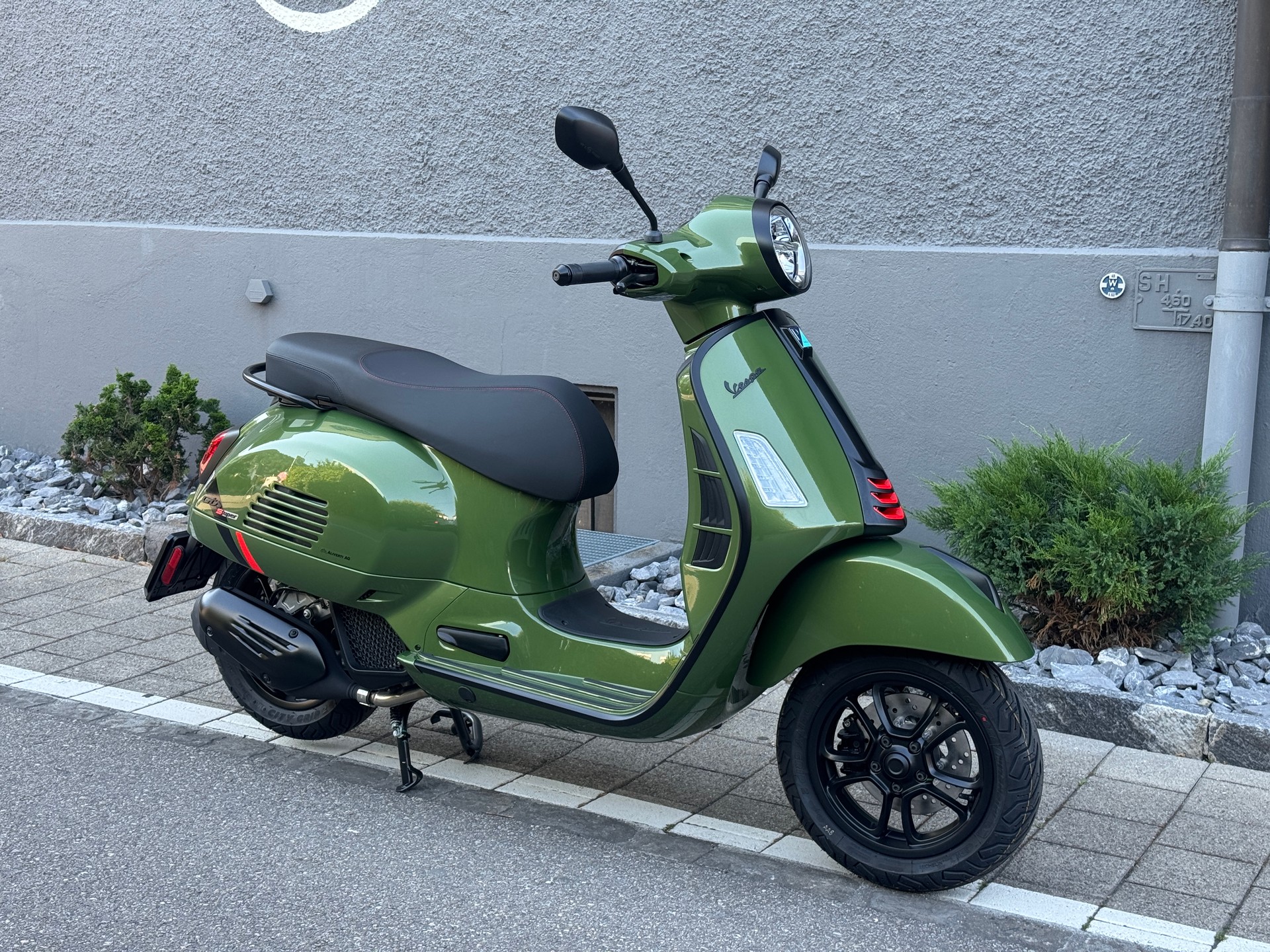 PIAGGIO Vespa GTS 125 Super RST Euro 5+-image-11