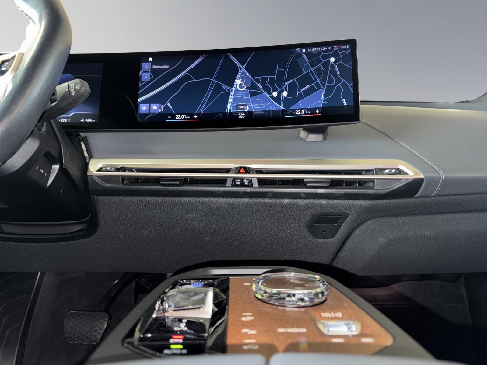 BMW iX xDrive50-image-13