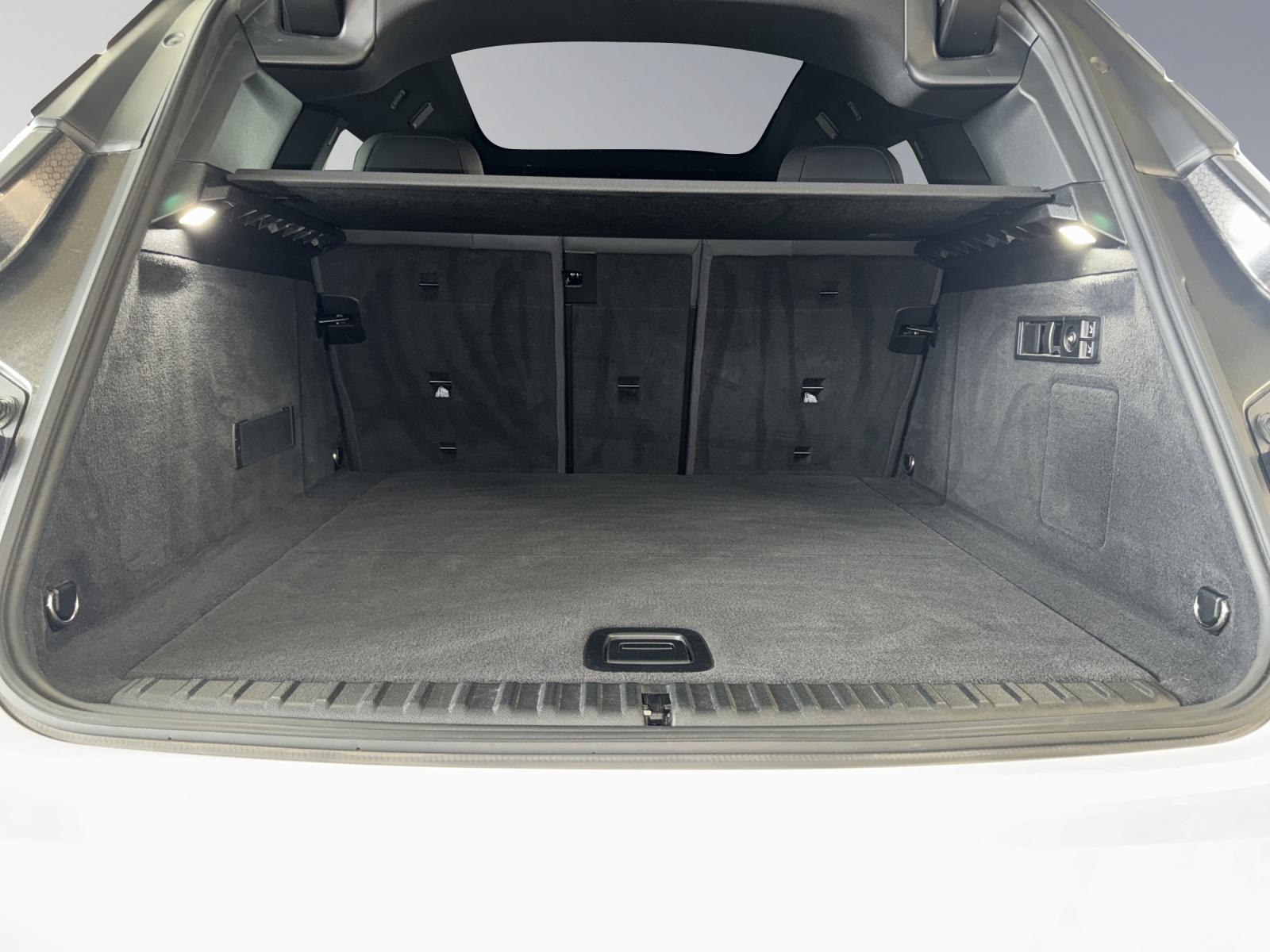 BMW iX xDrive50-image-16