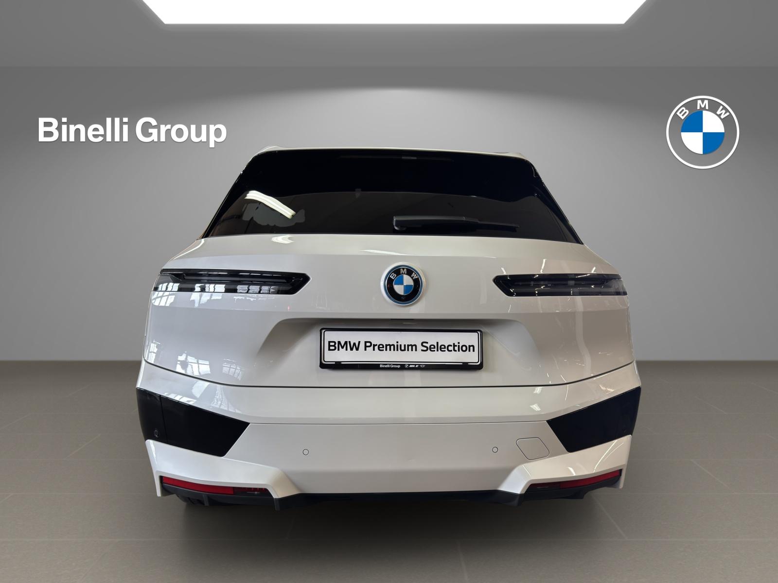 BMW iX xDrive50-image-15