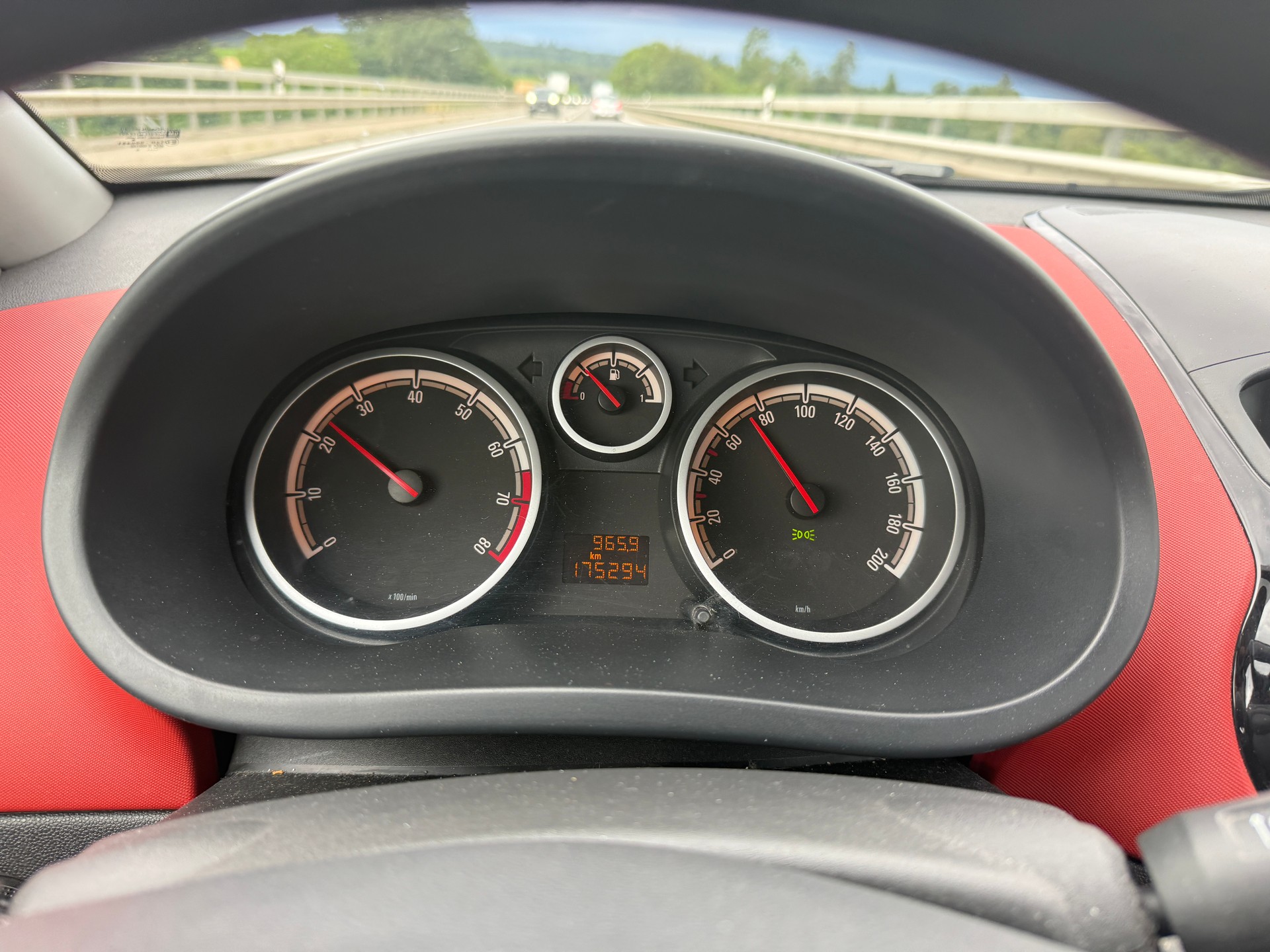 OPEL Corsa 1.4 TP Color Edition-image-11