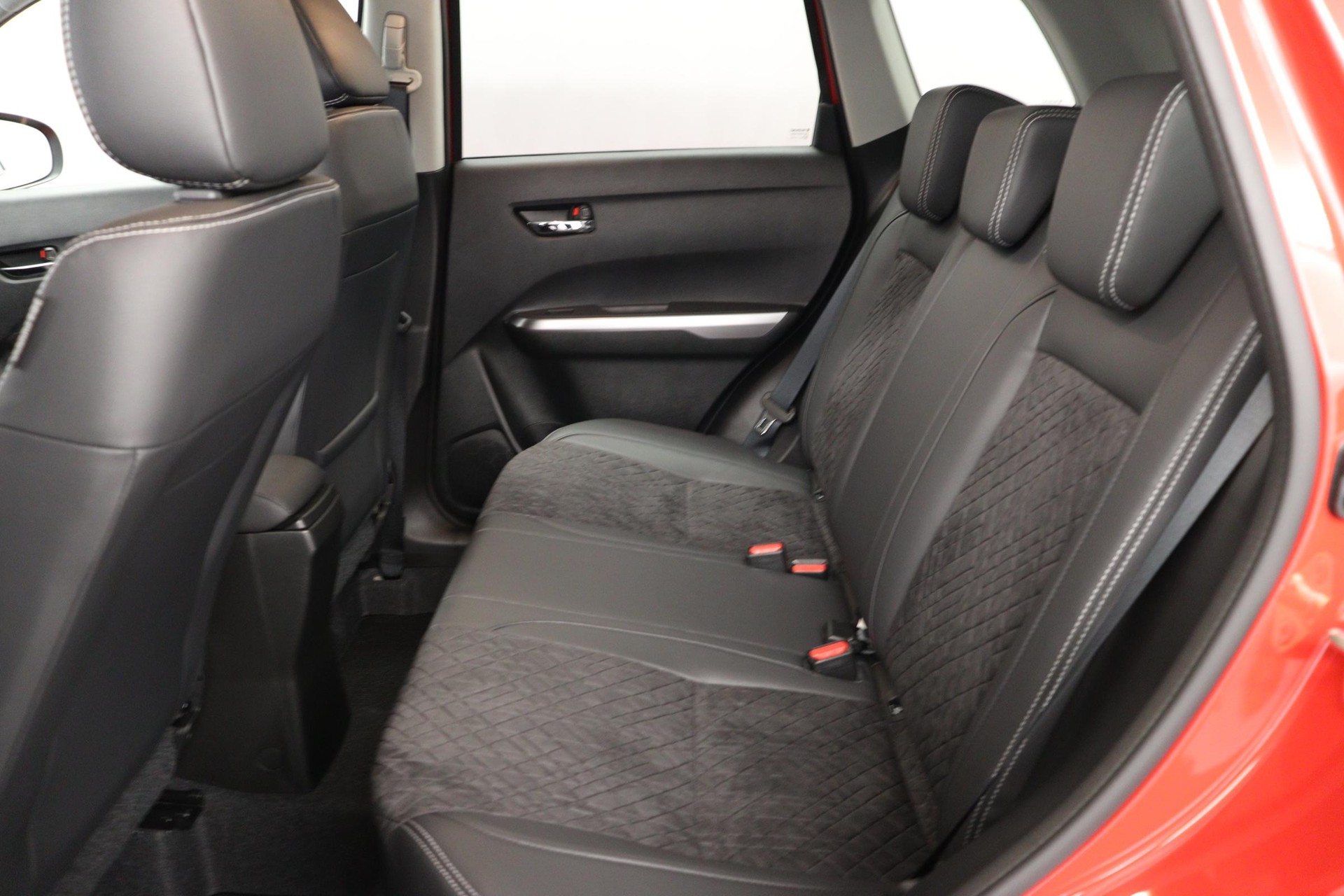 SUZUKI Vitara 1.5 Compact Top Hybrid 4x4-image-8