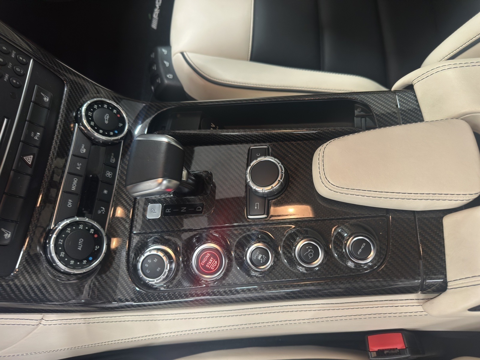 MERCEDES-BENZ SLS 63 AMG Speedshift-image-13