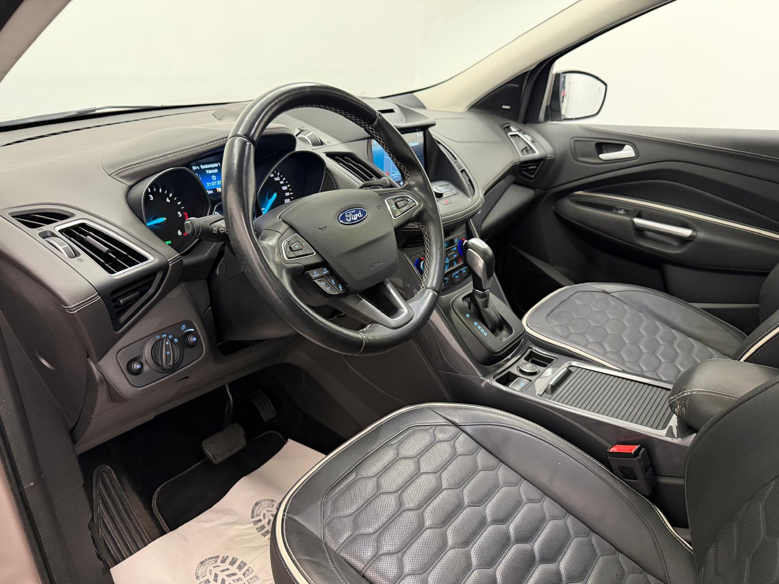 FORD Kuga 2.0 TDCi 180 Vignale FPS-image-10