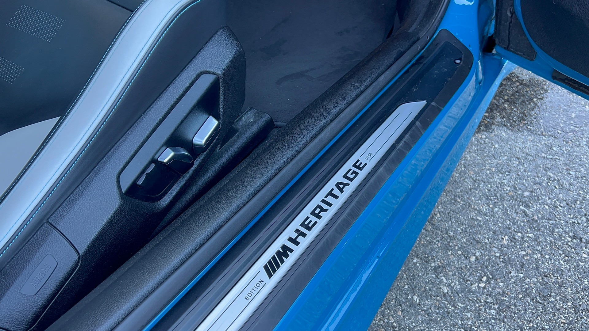 BMW M4 Coupé HERITAGE Limited Edition DKG-image-8