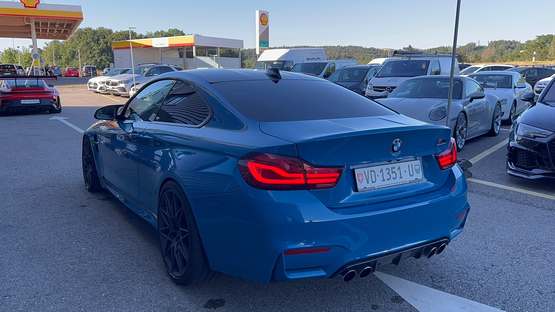 BMW M4 Coupé HERITAGE Limited Edition DKG-image-5